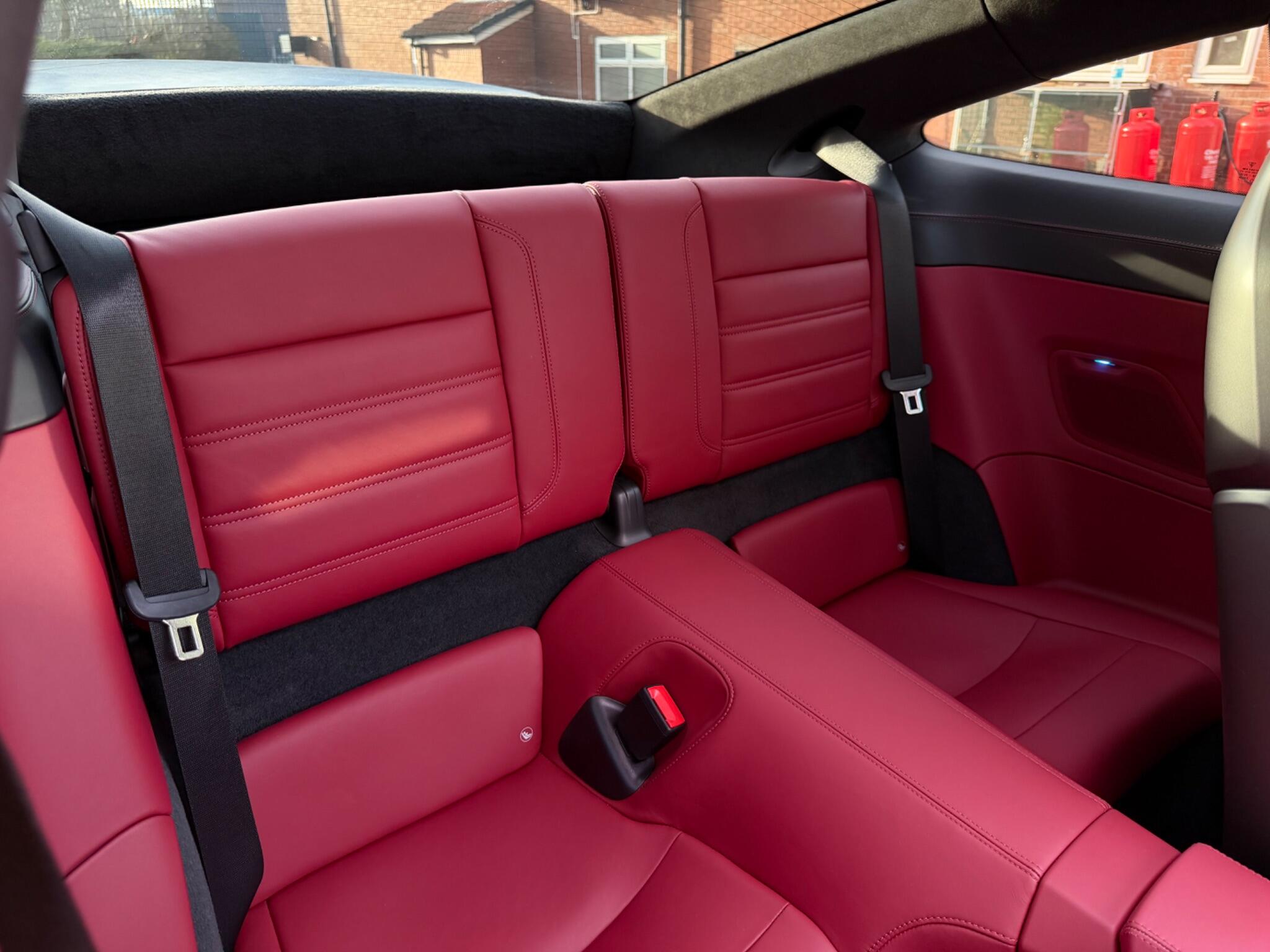 Porsche 911 view 34