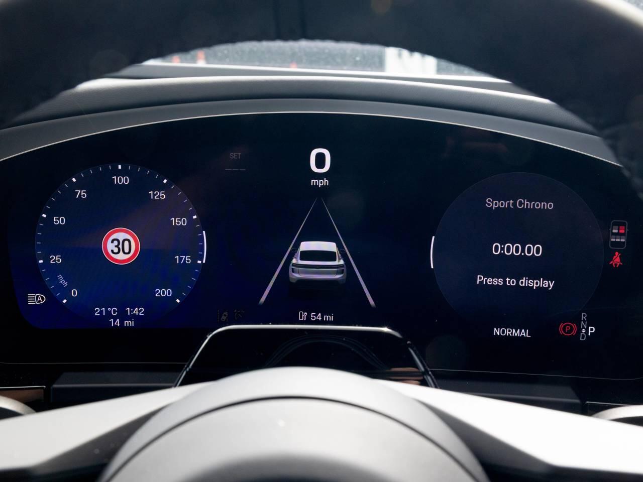 Porsche Macan view 44