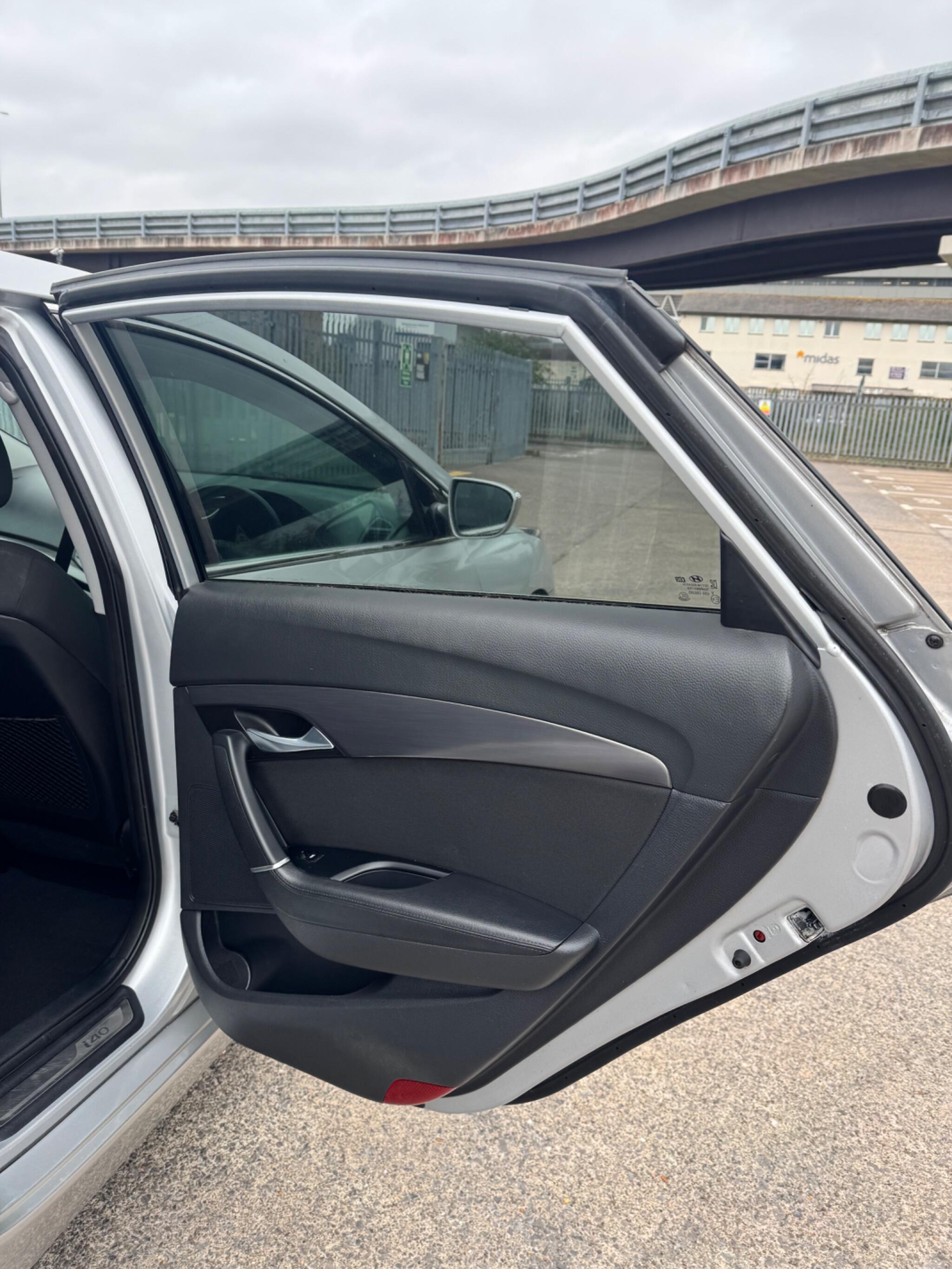 Hyundai i40 view 25