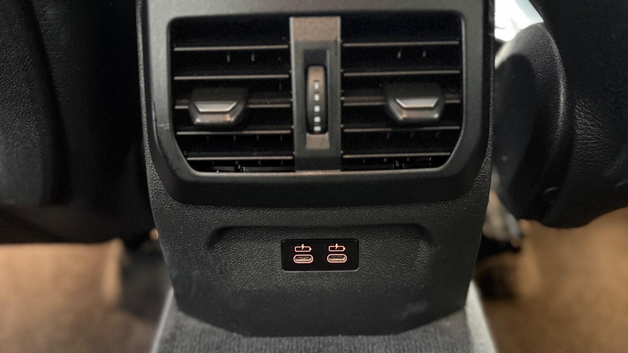 BMW 1 Series view 50