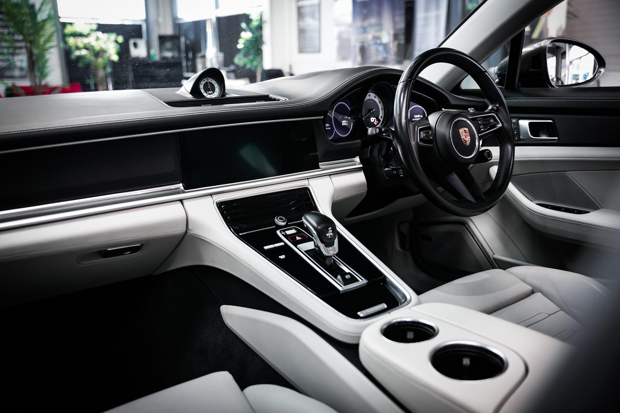 Porsche Panamera view 23