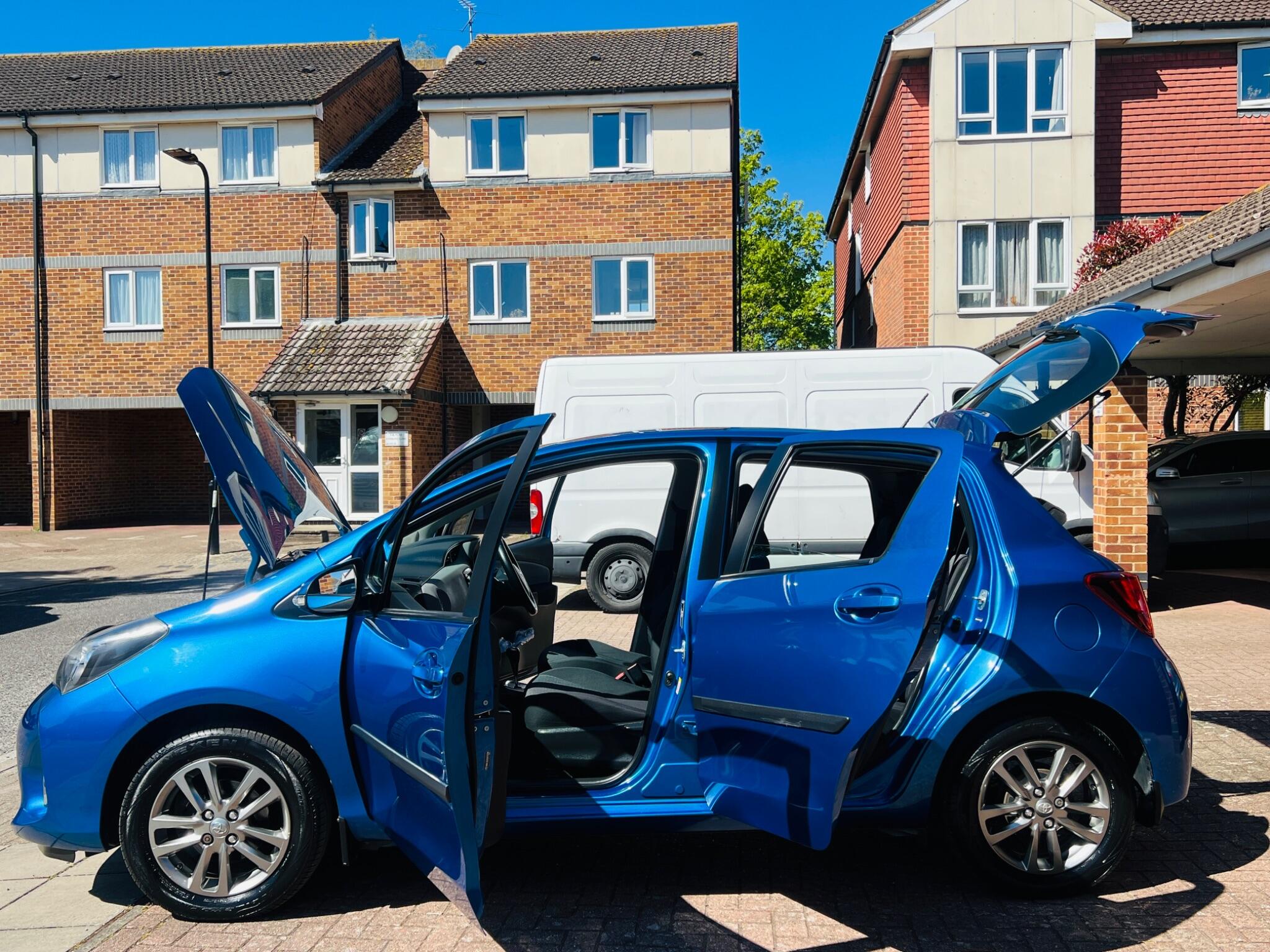 Toyota Yaris view 21