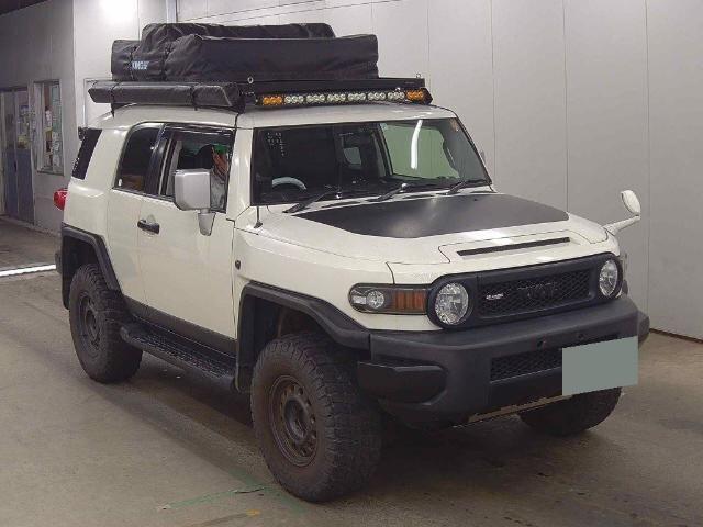 Toyota FJ Cruiser view 2