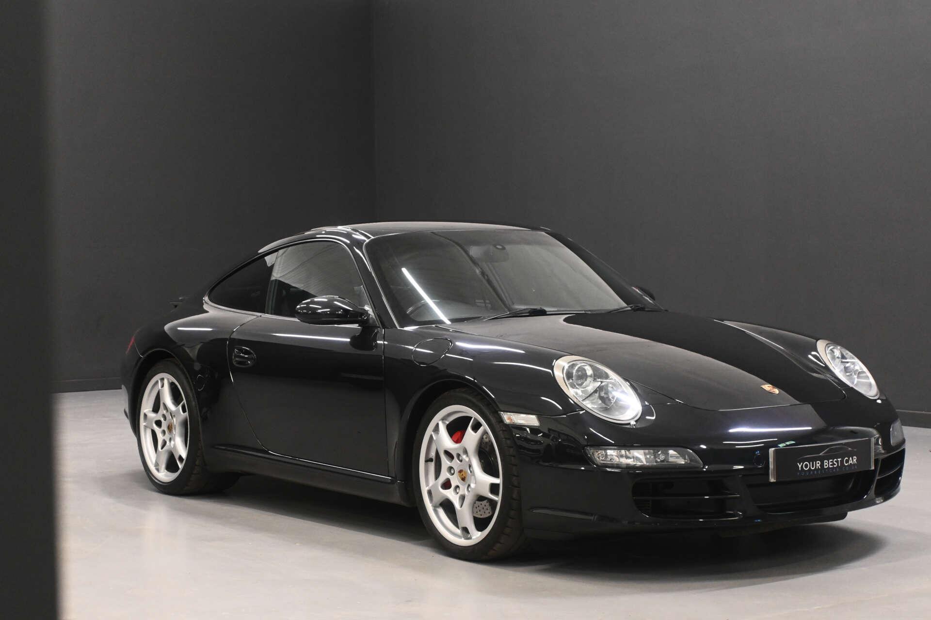 Porsche 911 view 5
