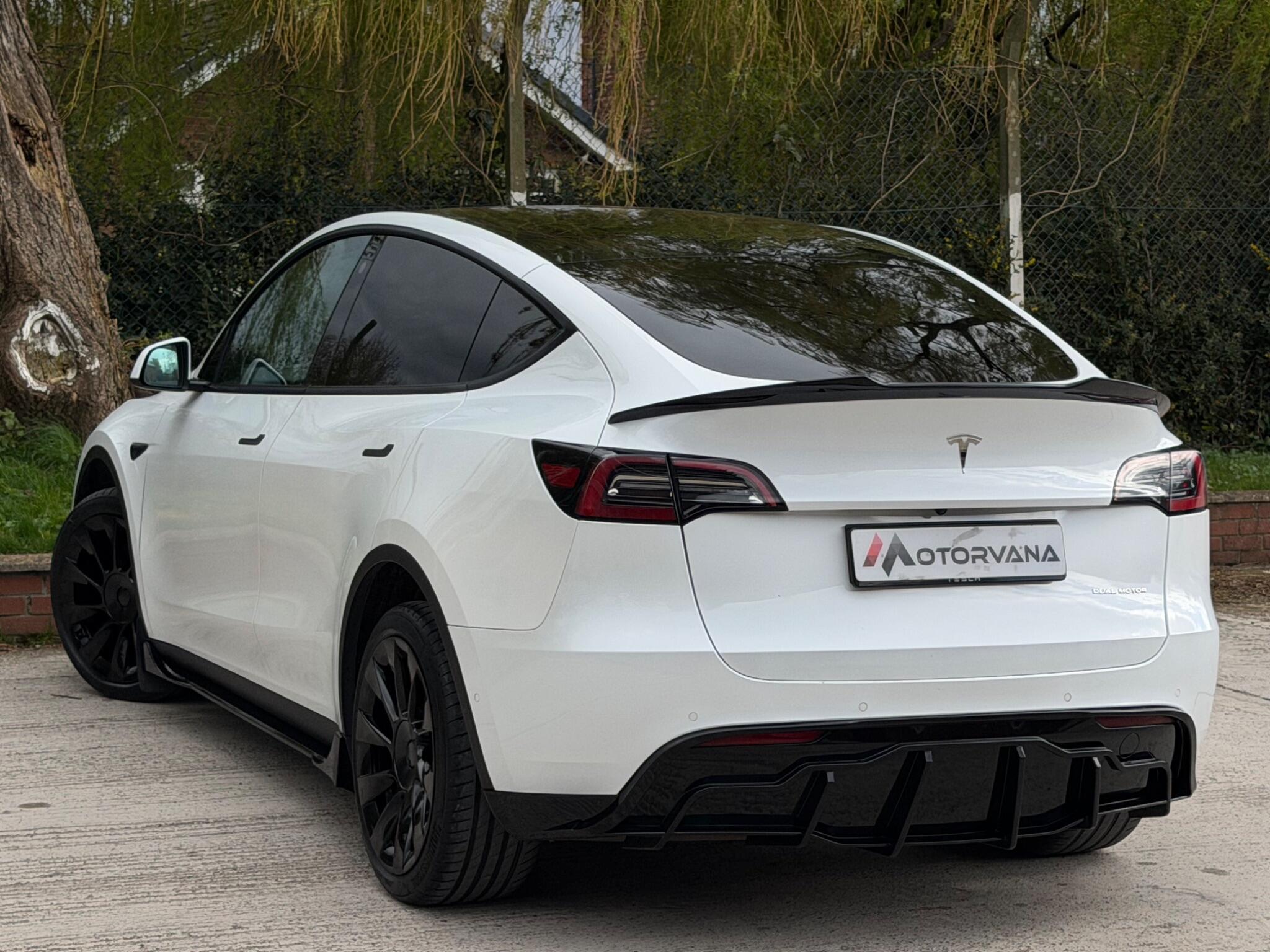 Tesla Model Y view 4