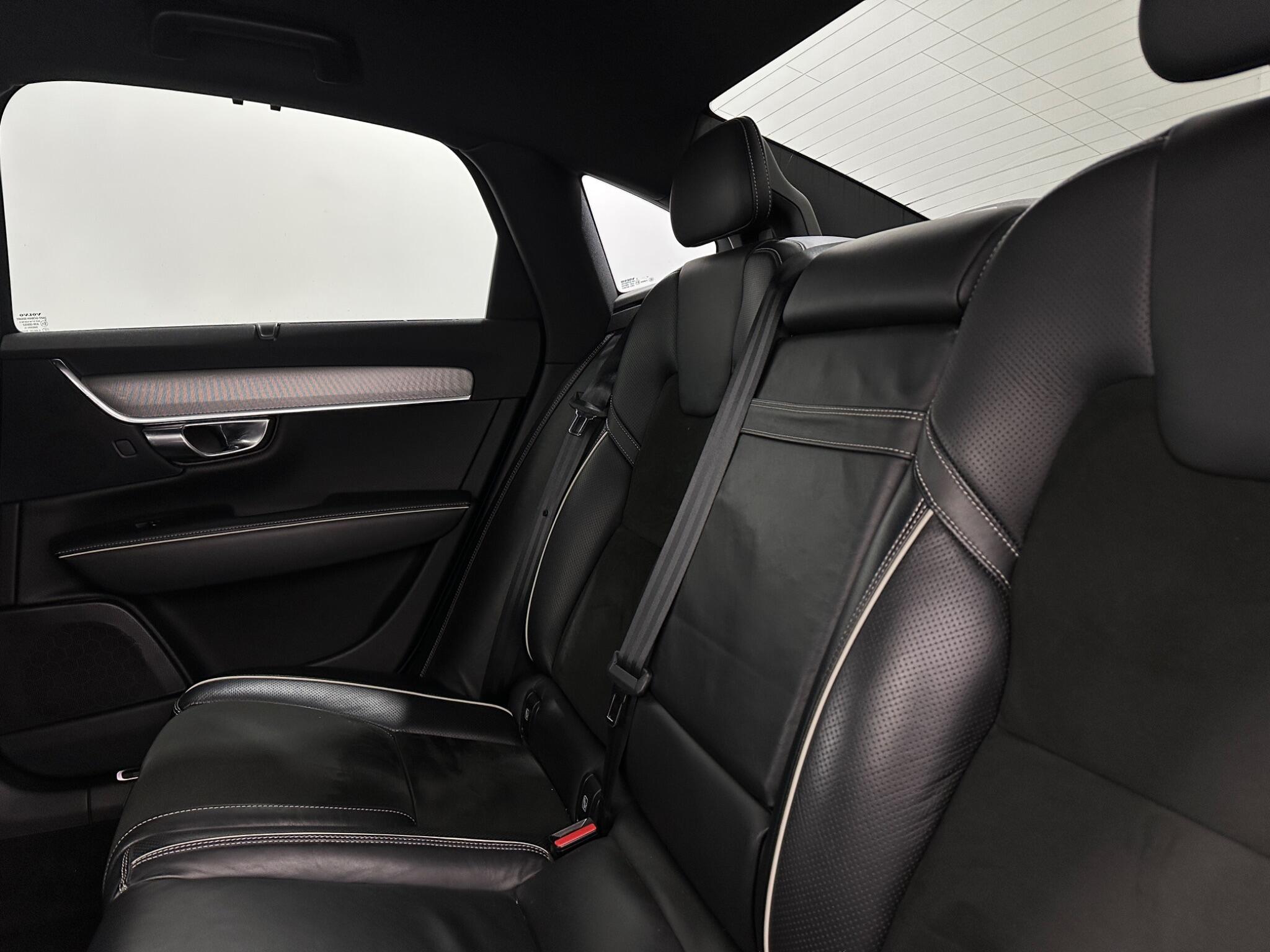 Volvo S90 view 36