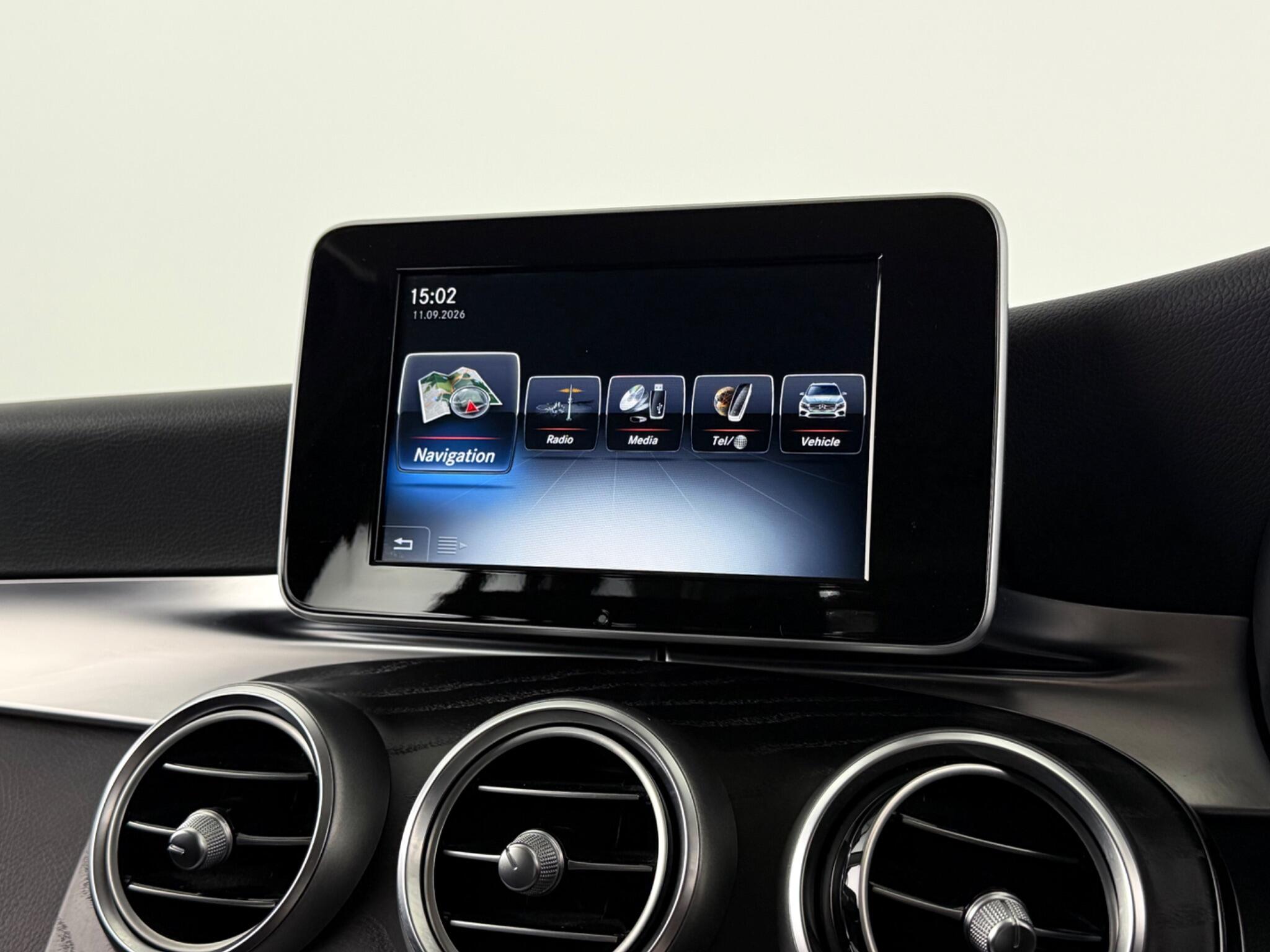 Mercedes-Benz GLC view 25