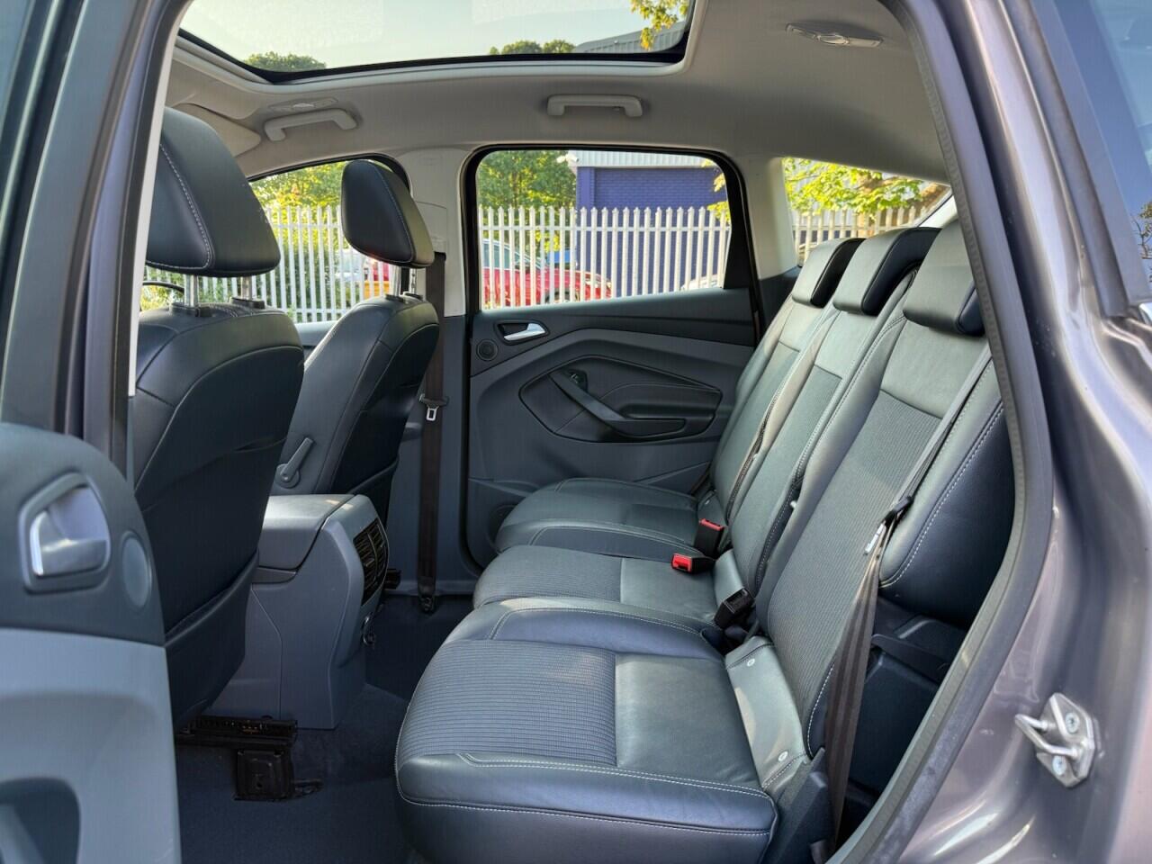 Ford C-Max view 28