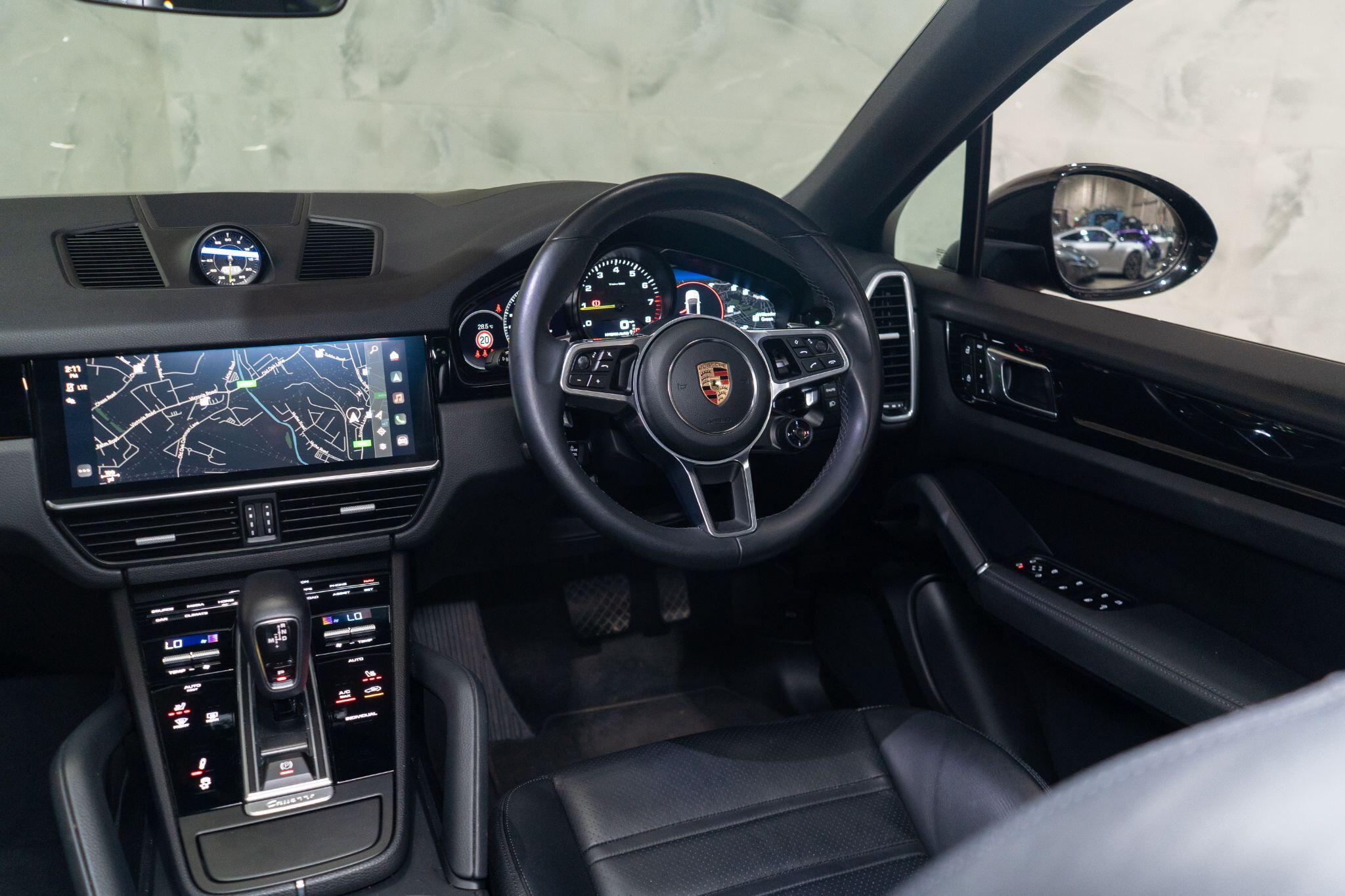 Porsche Cayenne view 12