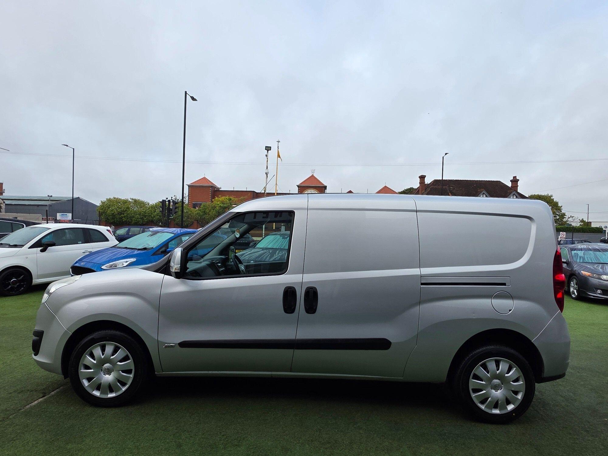 Vauxhall Combo view 10