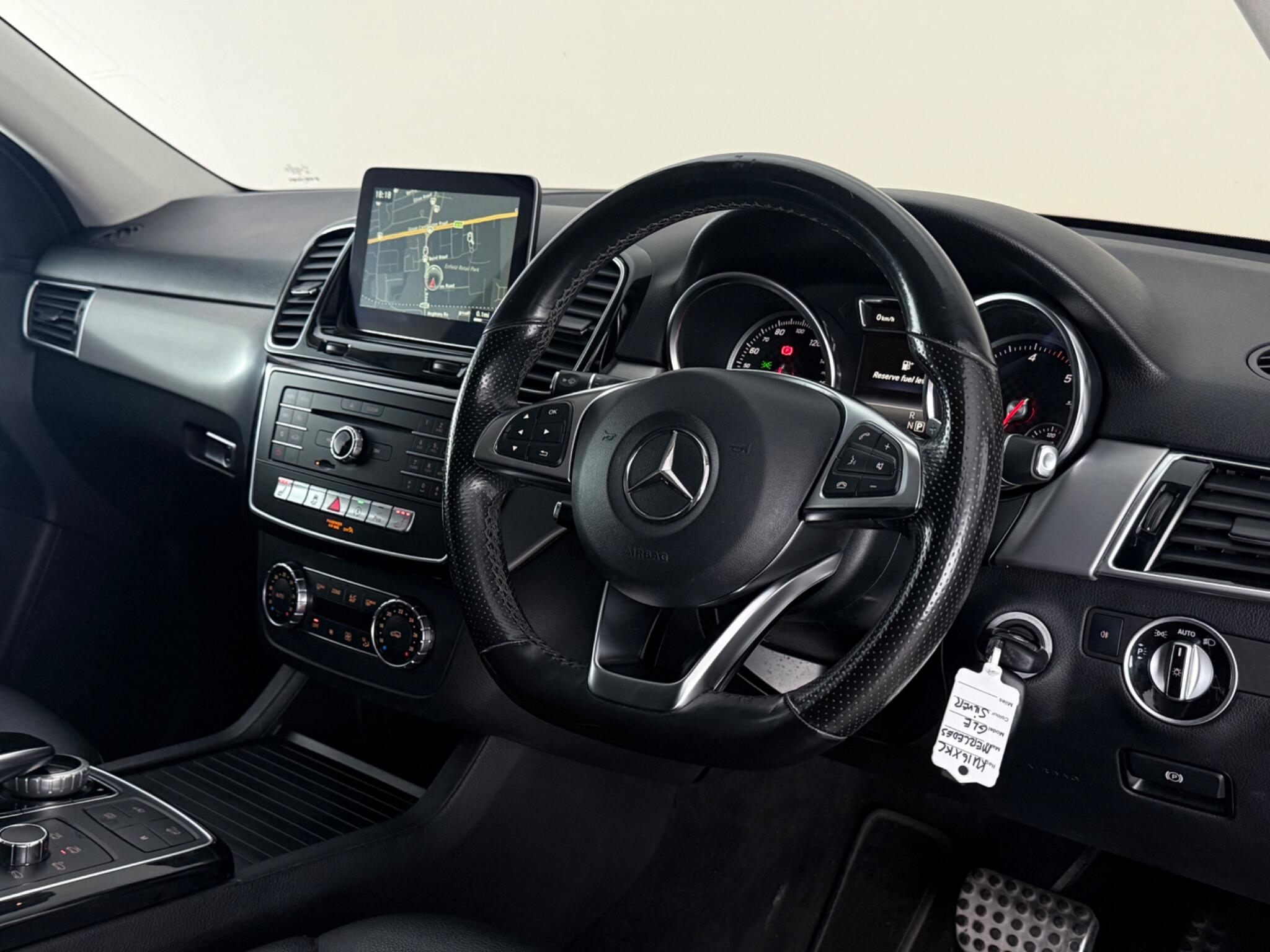 Mercedes-Benz GLE view 3