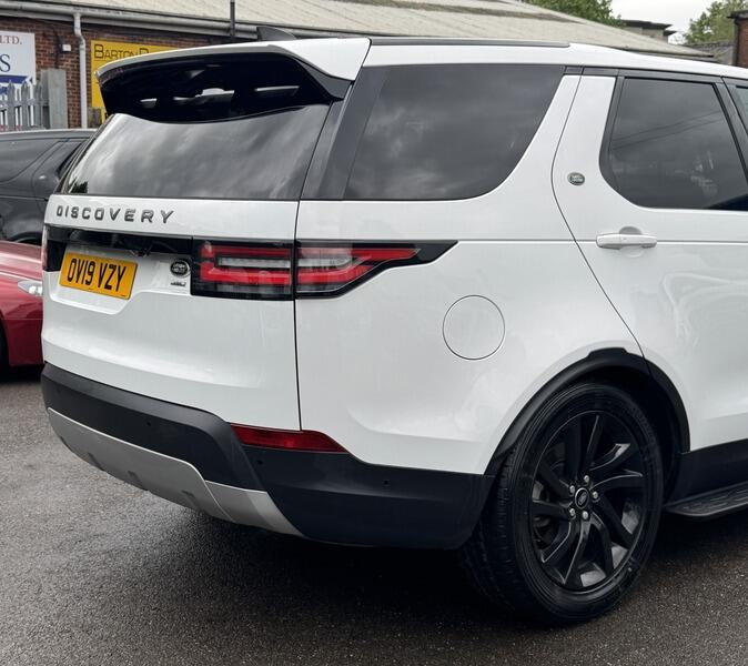 Land Rover Discovery view 17