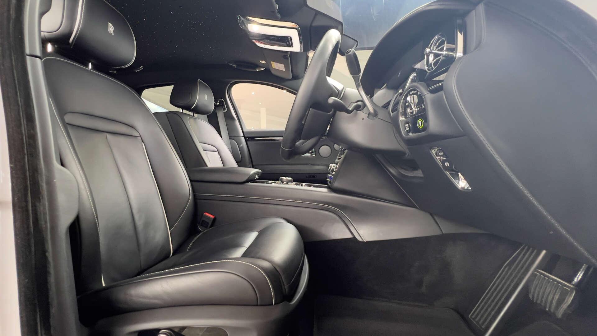 Rolls-Royce Ghost view 2