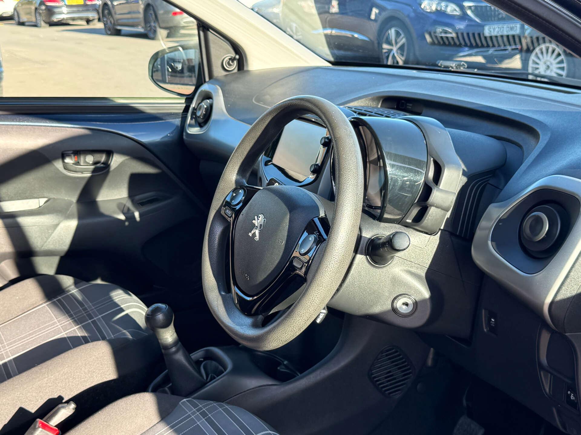 Peugeot 108 view 41