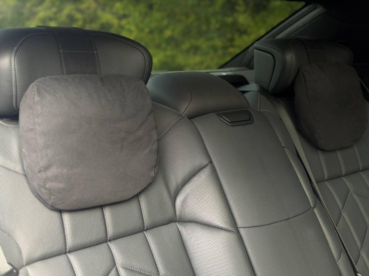BMW 7 Series view 21