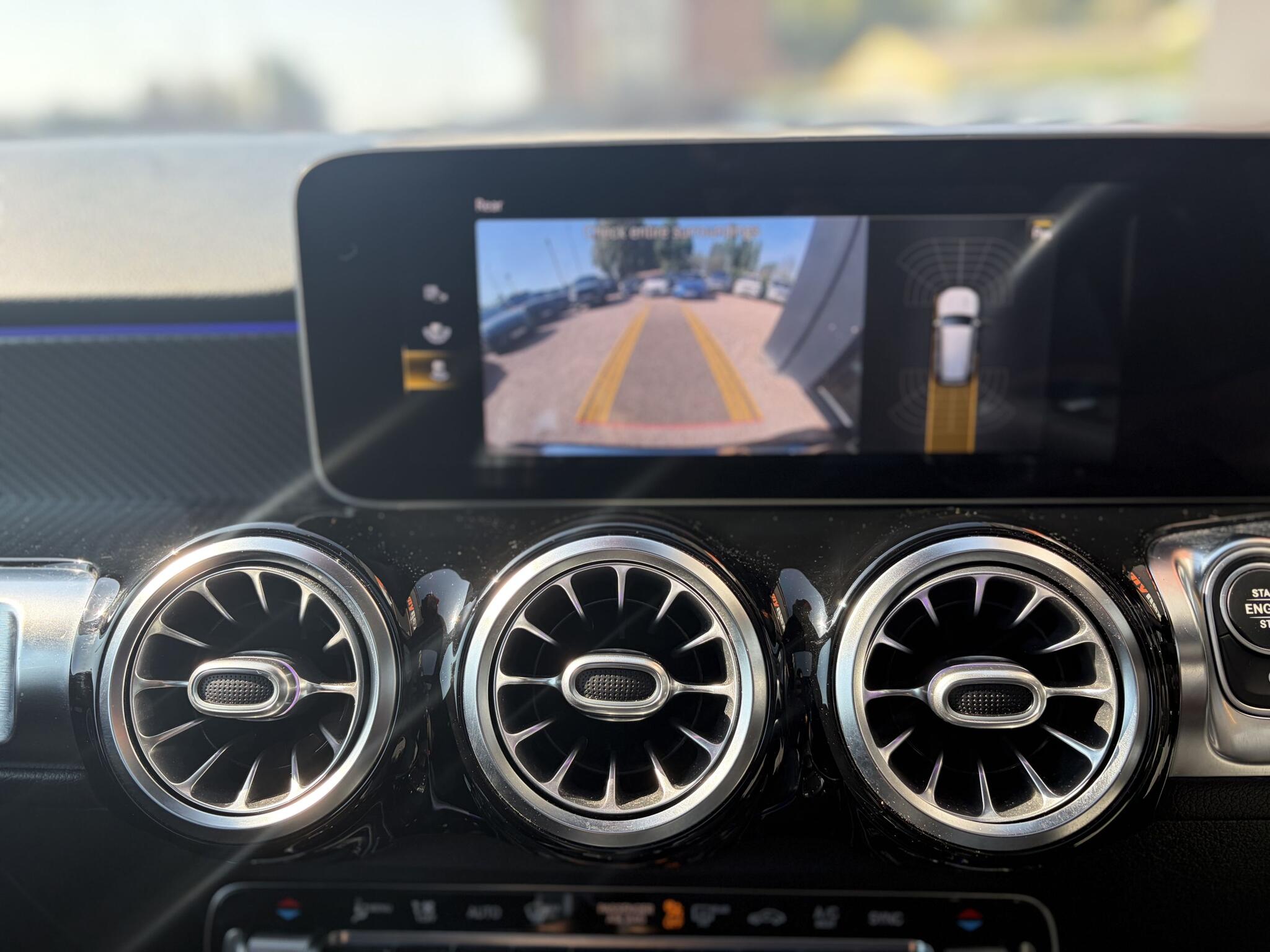 Mercedes-Benz GLB view 18