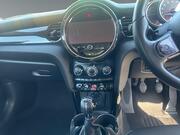 2021 MINI Hatch 1.5 One Classic Euro 6 (s/s) 3dr - Image 17