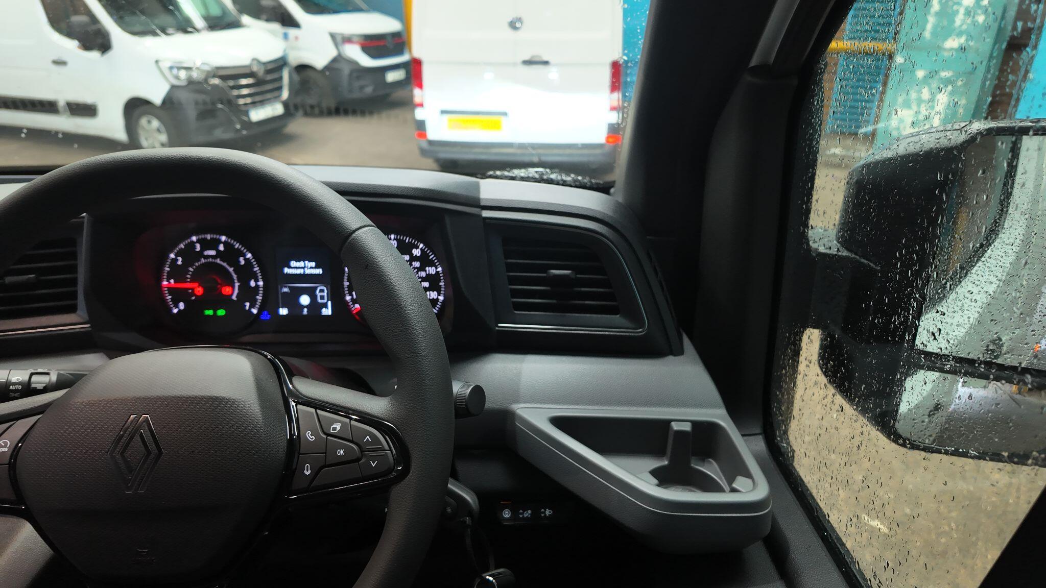 Renault Master 2.0 dCi LL35 Advance Platform Cab L3 H1 Euro 6 (s/s) 2dr