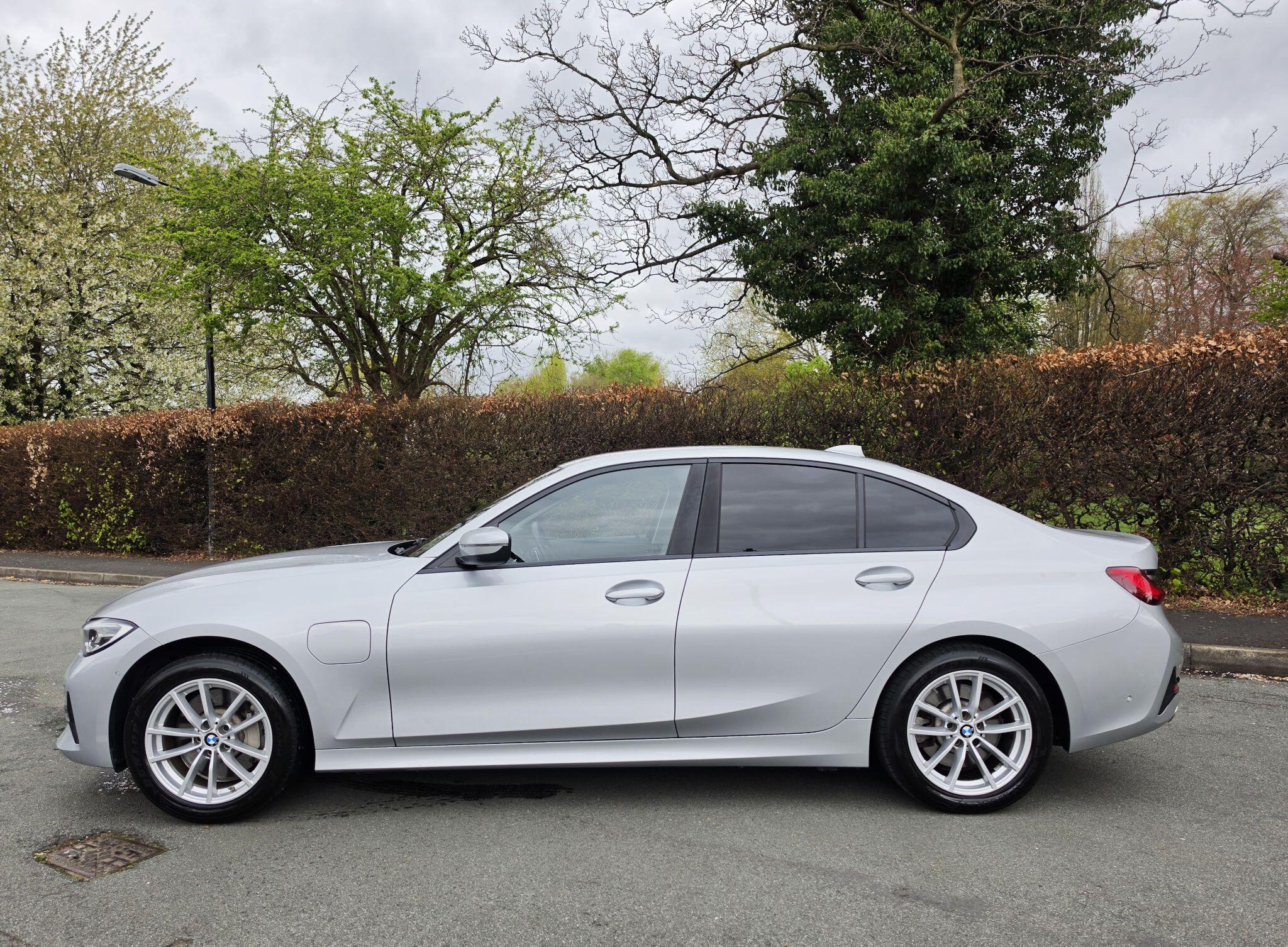 2019 BMW 3 Series 2.0 330e 12kWh SE Pro Auto Euro 6 (s/s) 4dr
