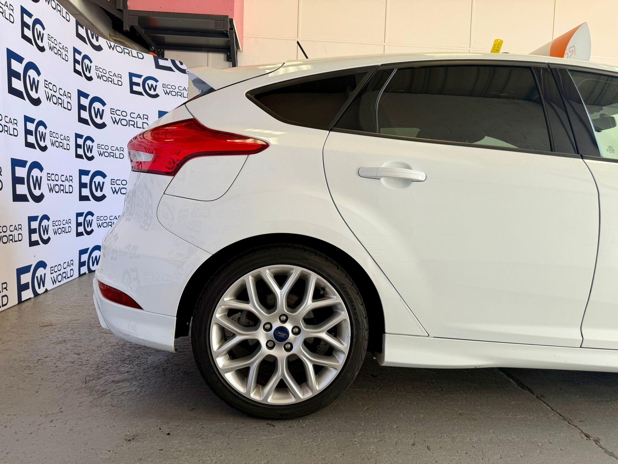 Ford Focus - photo 18