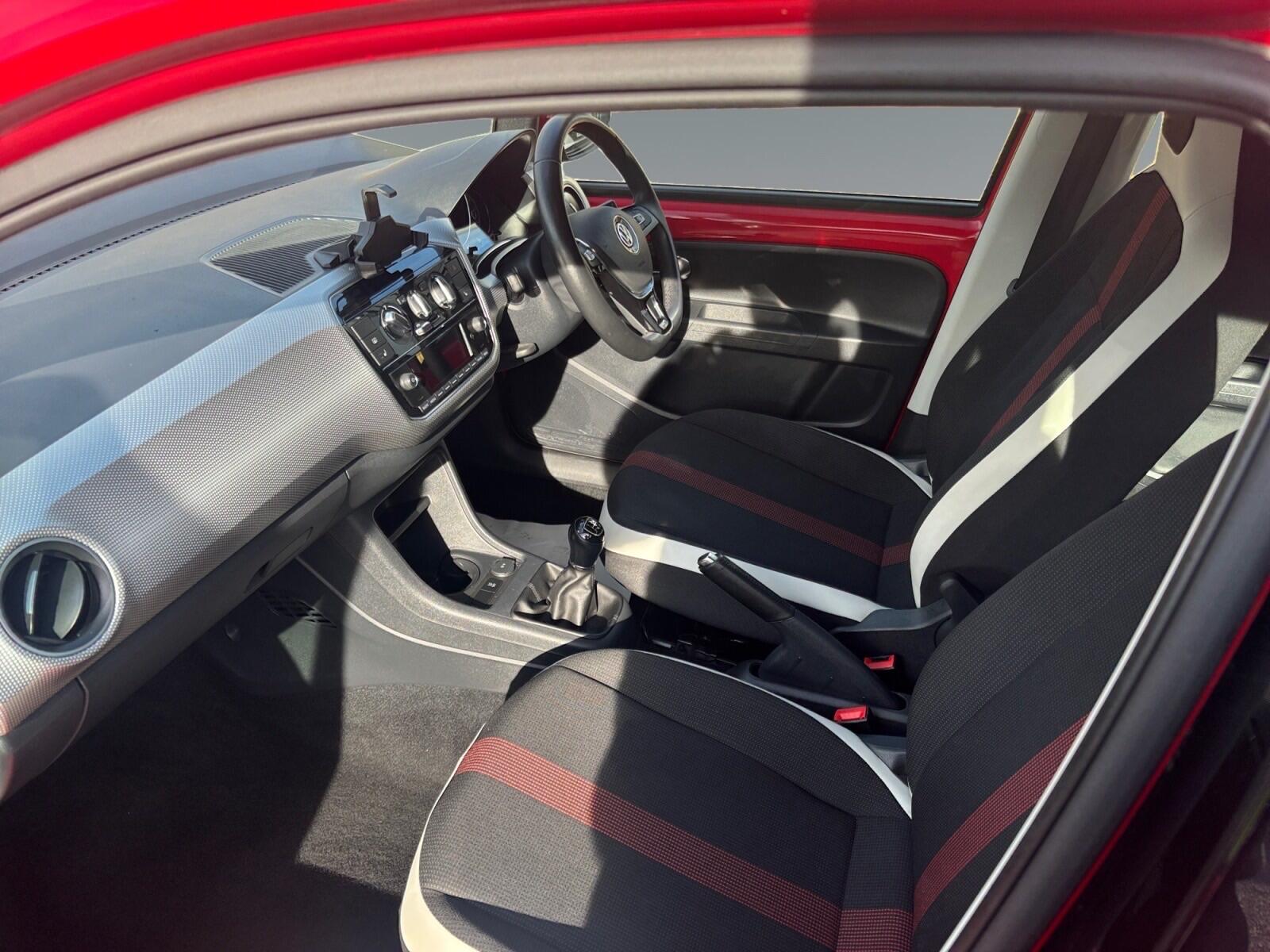 2017 Volkswagen up! 1.0 High up! Euro 6 (s/s) 5dr