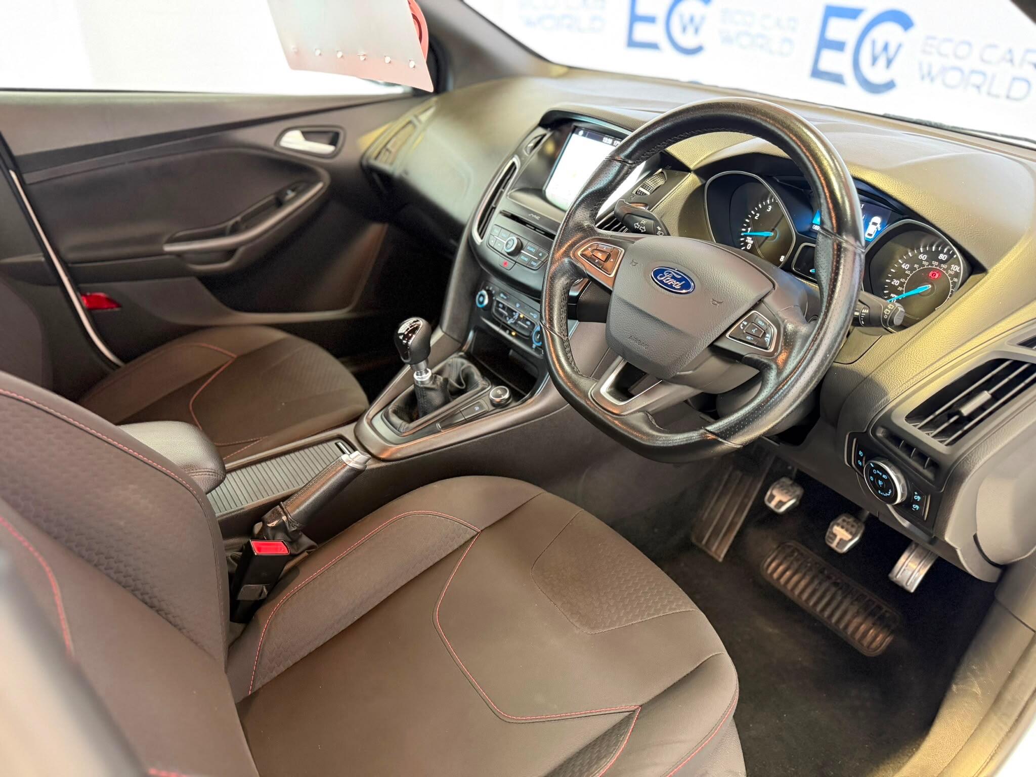 Ford Focus - photo 19