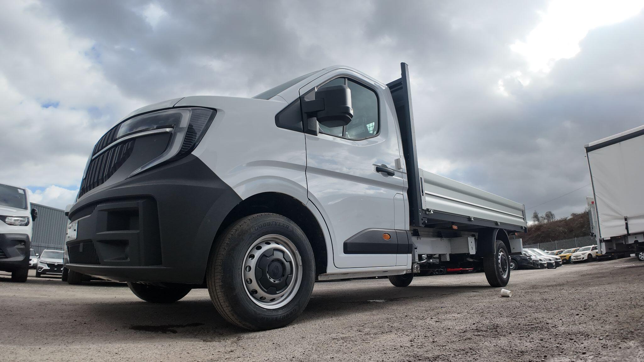 Renault Master 2.0 dCi LL35 Advance L3 H1 Euro 6 (s/s) 2dr (Rear Corner Pillars)