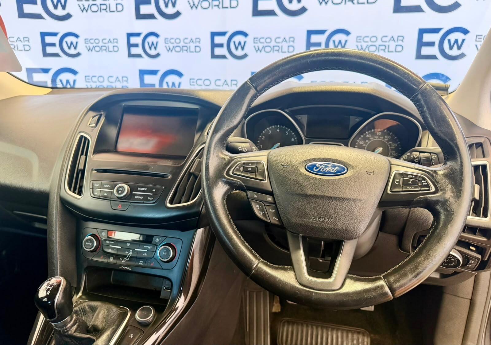 Ford Focus - photo 17