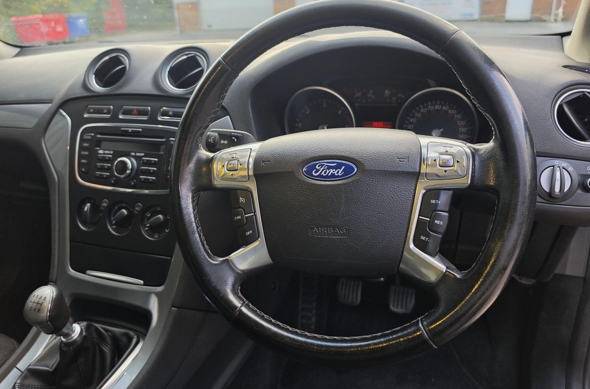 2013 Ford Mondeo 1.6 TDCi ECOnetic Edge Euro 5 (s/s) 5dr