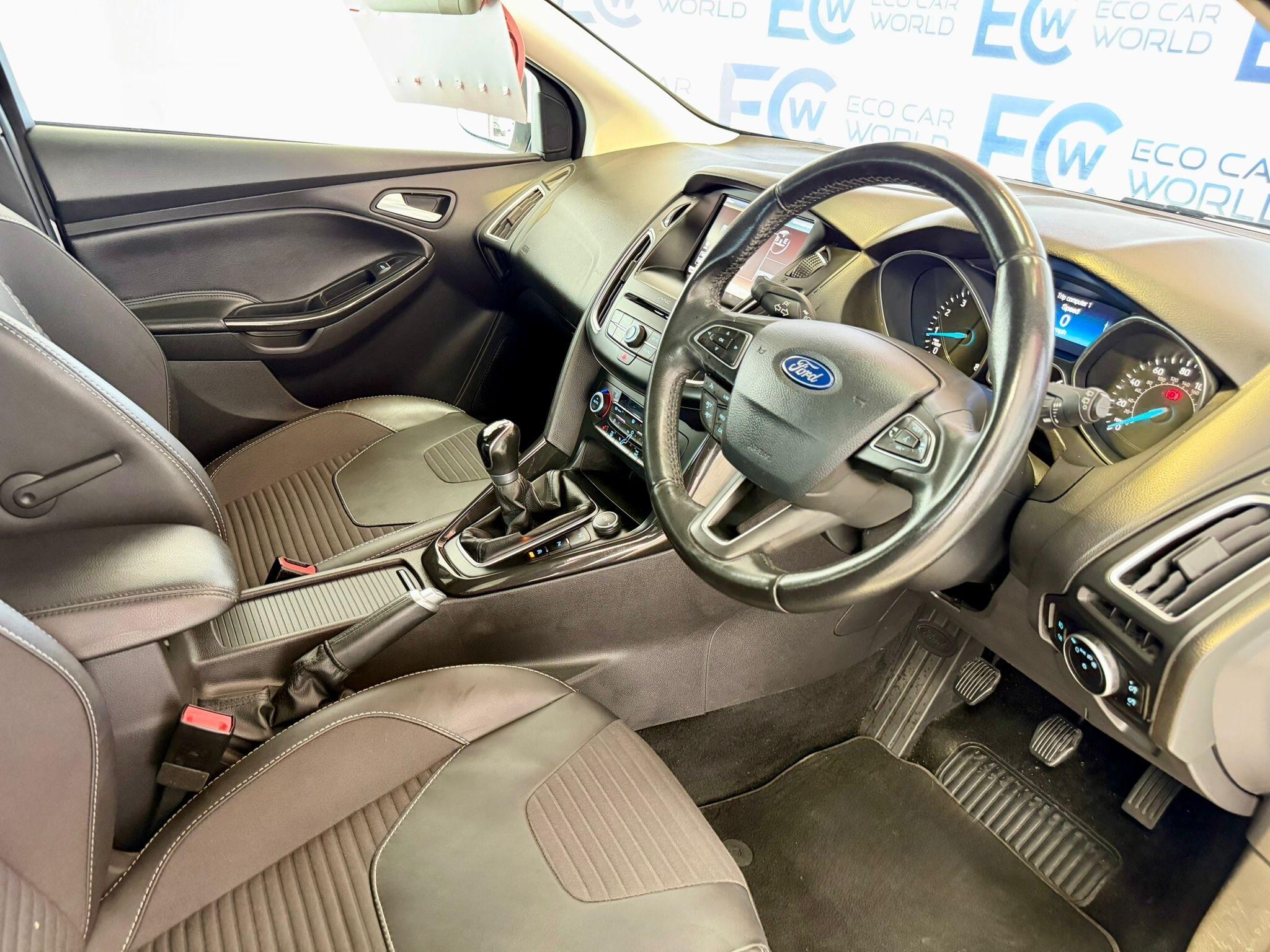 Ford Focus - photo 21