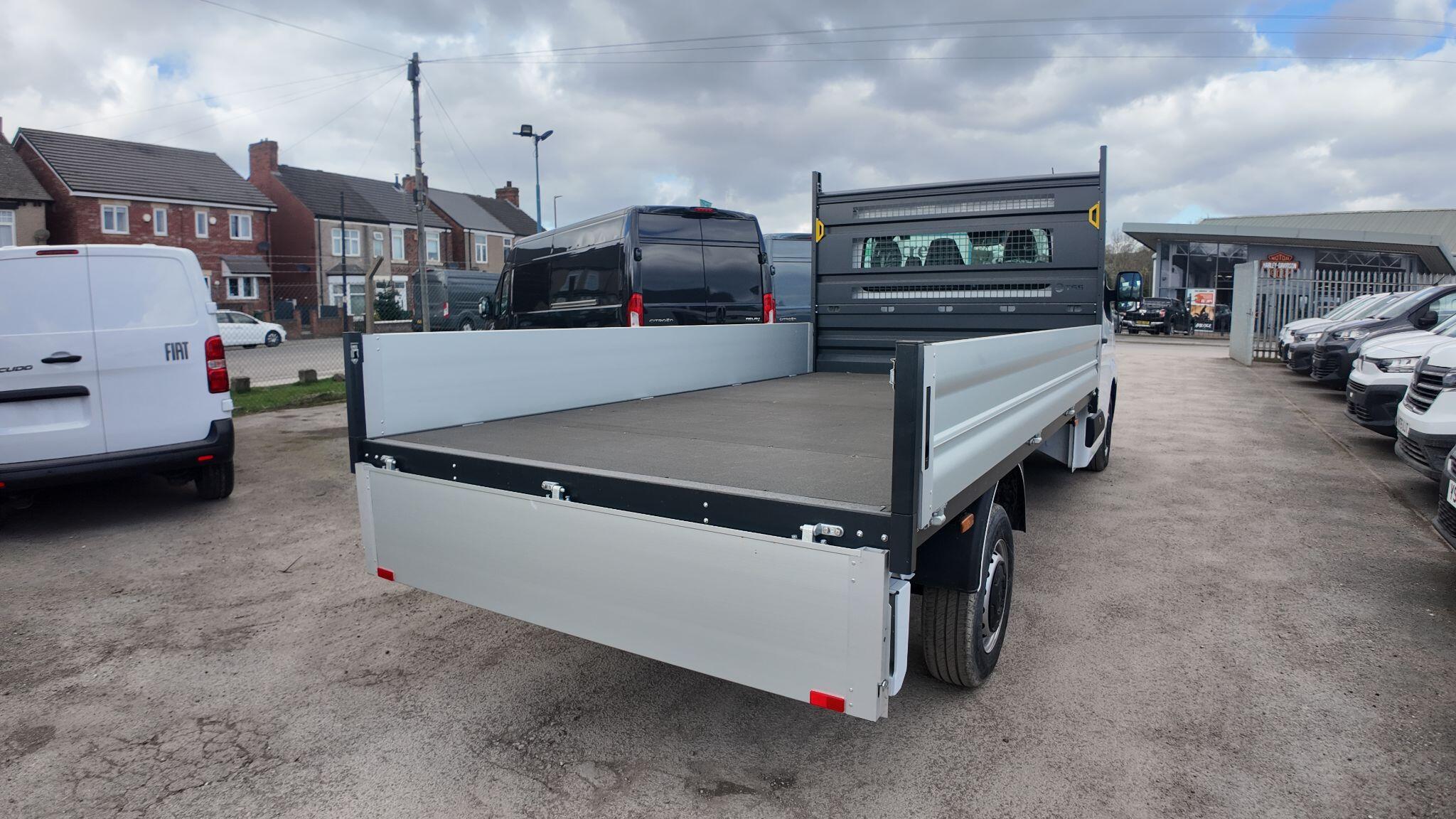 Renault Master 2.0 dCi LL35 Advance L3 H1 Euro 6 (s/s) 2dr (Rear Corner Pillars)