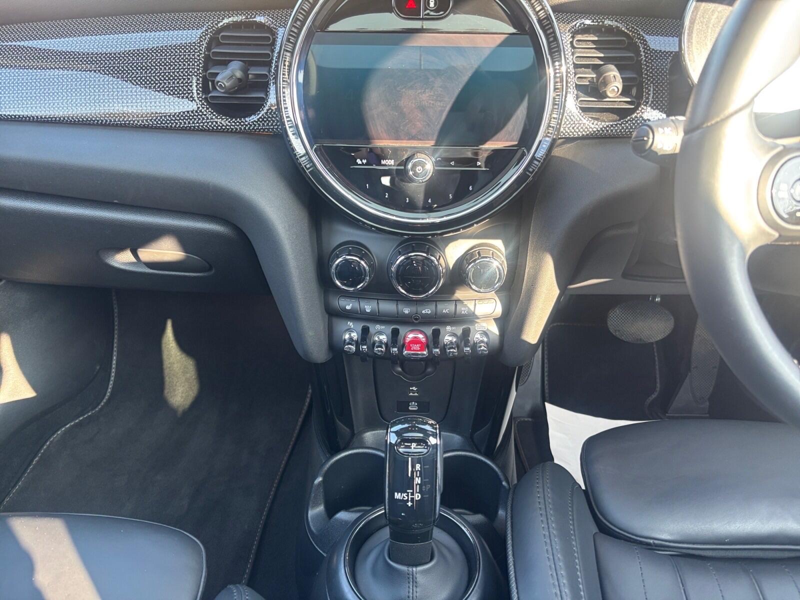 2023 MINI Hatch 1.5 Cooper Exclusive Steptronic Euro 6 (s/s) 3dr