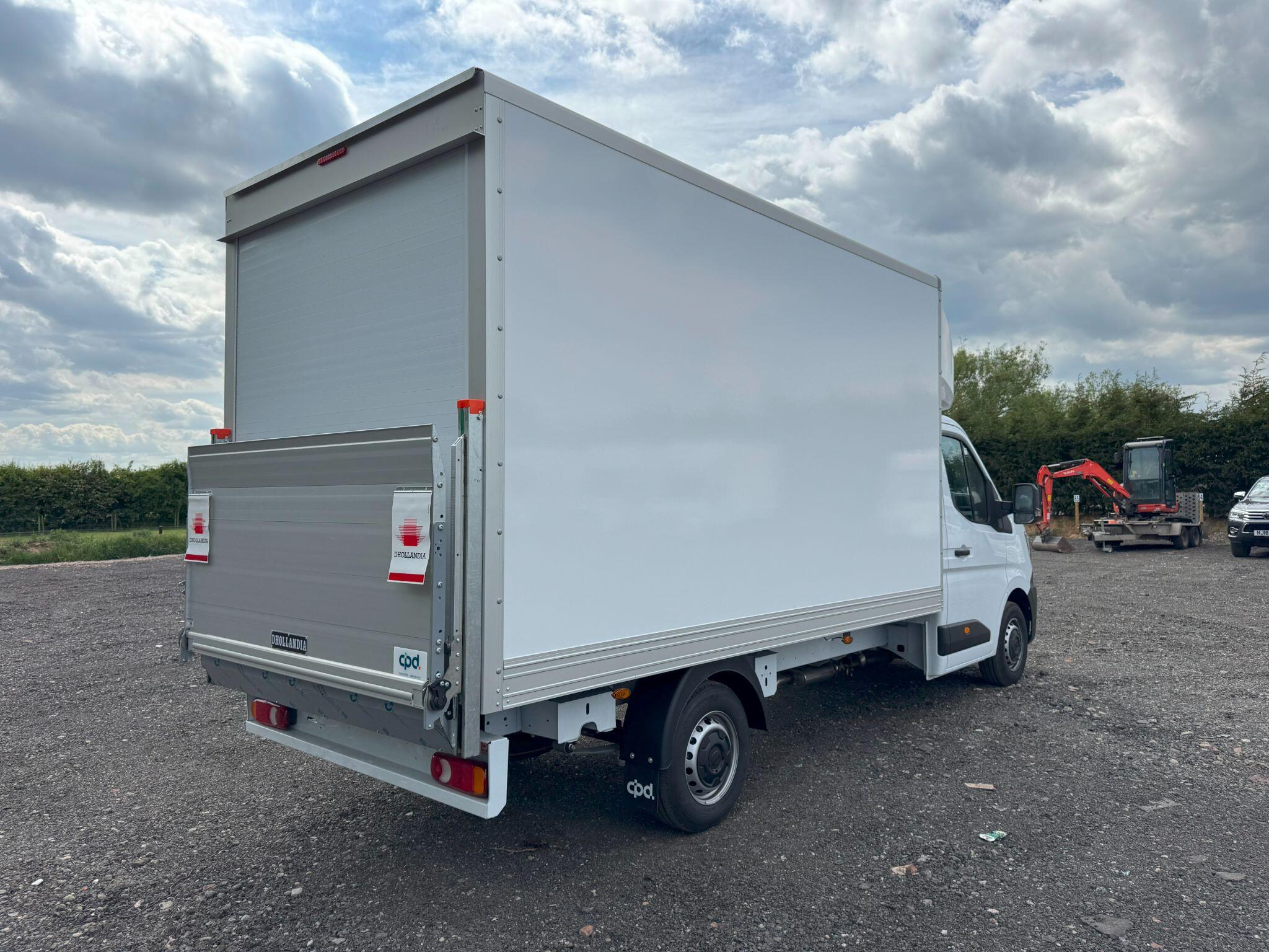 Nissan Interstar 2.0 dCi 35 Acenta Luton 4dr Diesel Manual L3 Euro 6 (s/s) (130 ps)