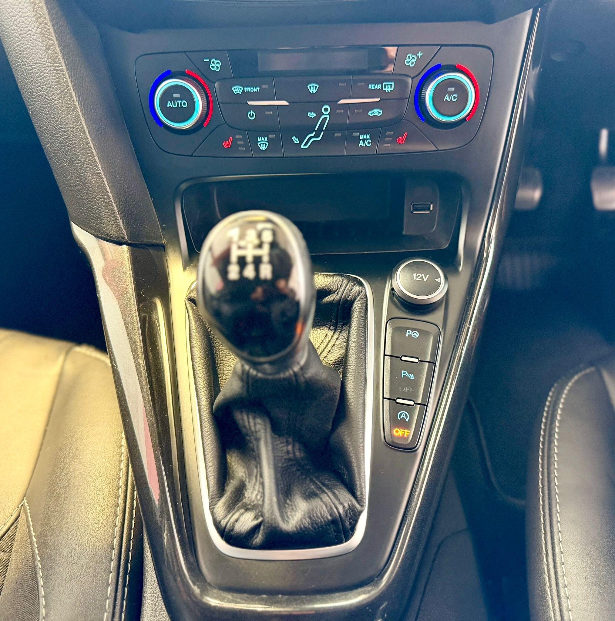 Ford Focus - photo 23