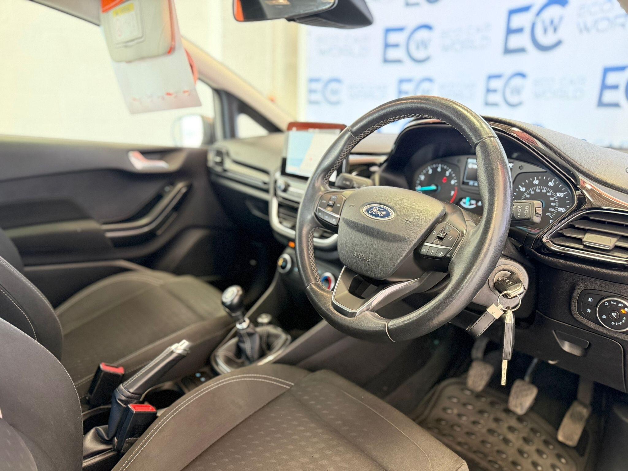 Ford Fiesta - photo 13