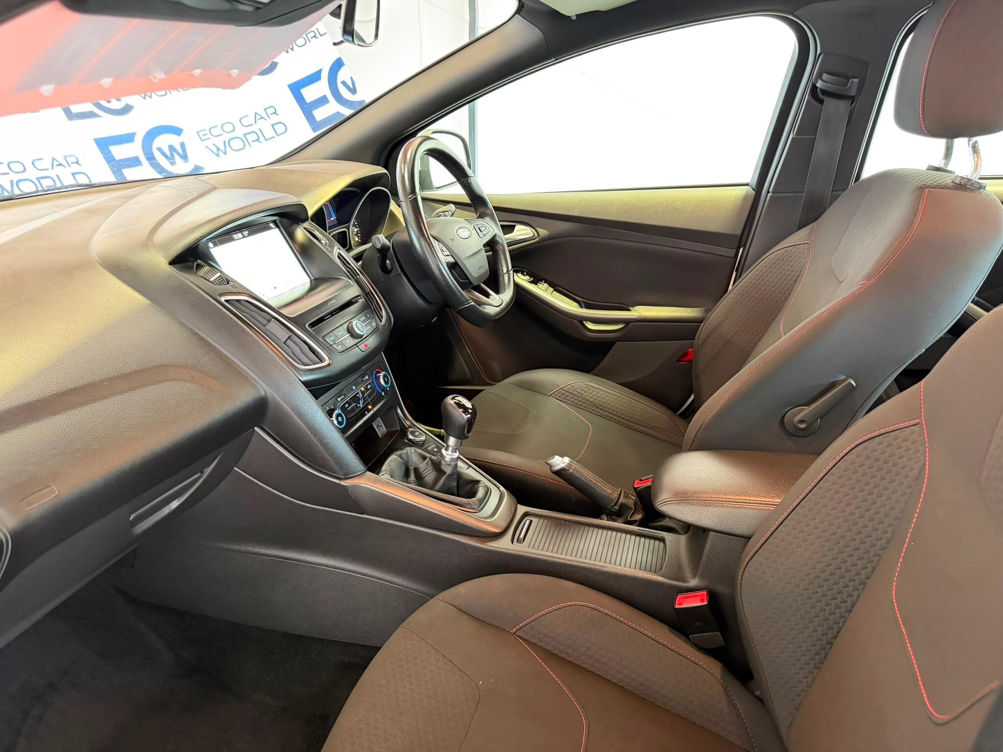 Ford Focus - photo 25