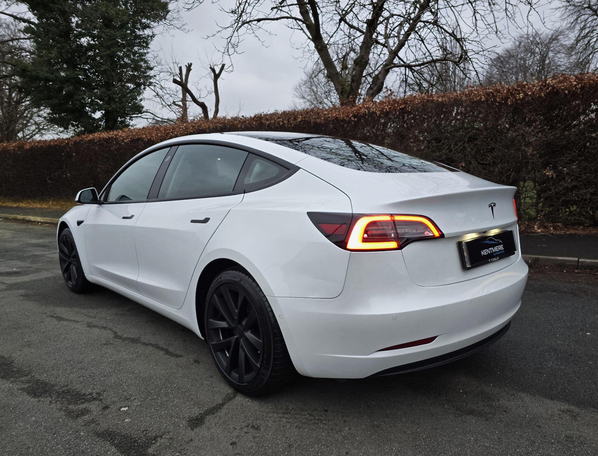 2021 Tesla Model 3 Standard Range Plus Auto RWD 4dr
