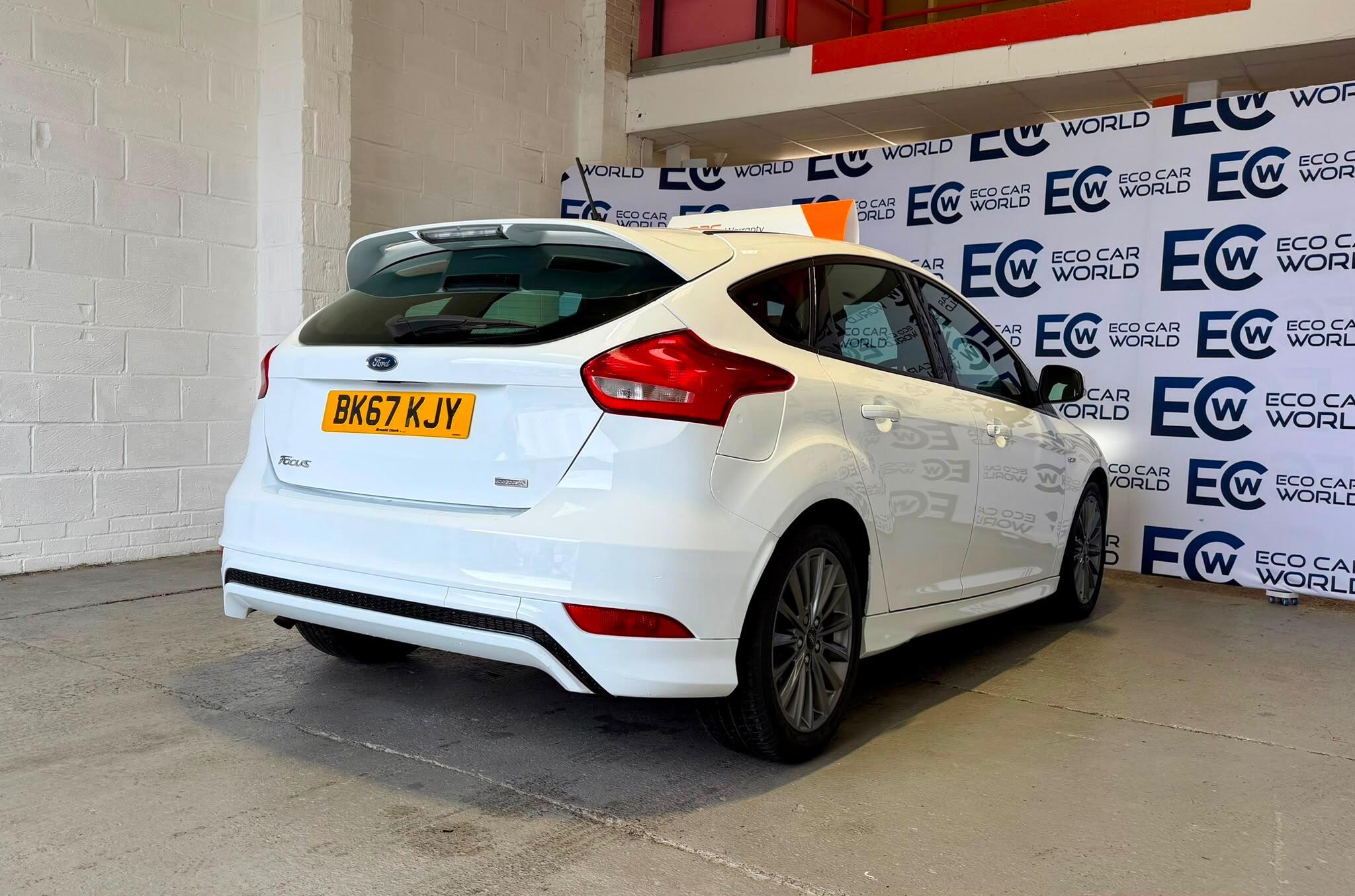 Ford Focus - photo 10