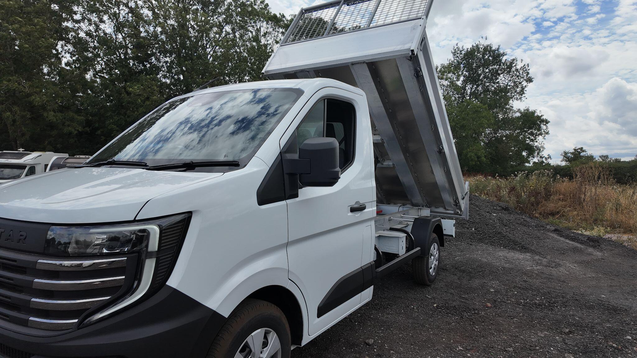 Nissan Interstar 2.0 dCi 35 Acenta L2 Euro 6 (s/s) 2dr