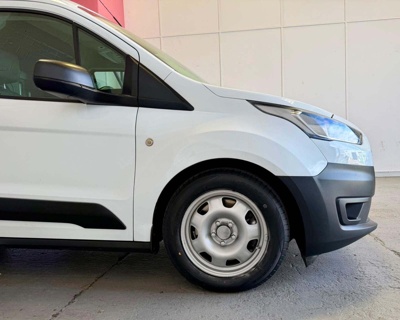 Ford Transit Connect - photo 20