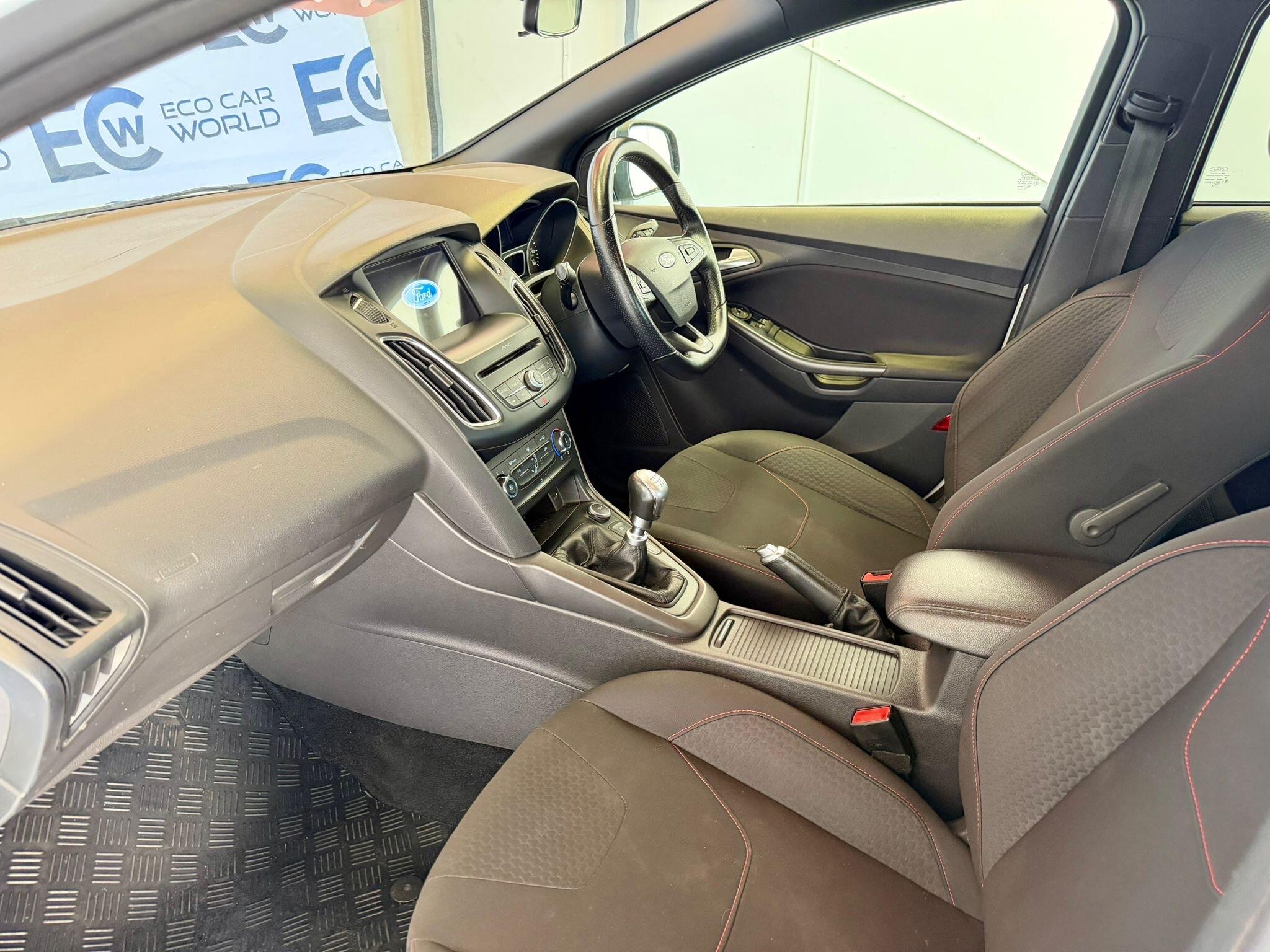Ford Focus - photo 26