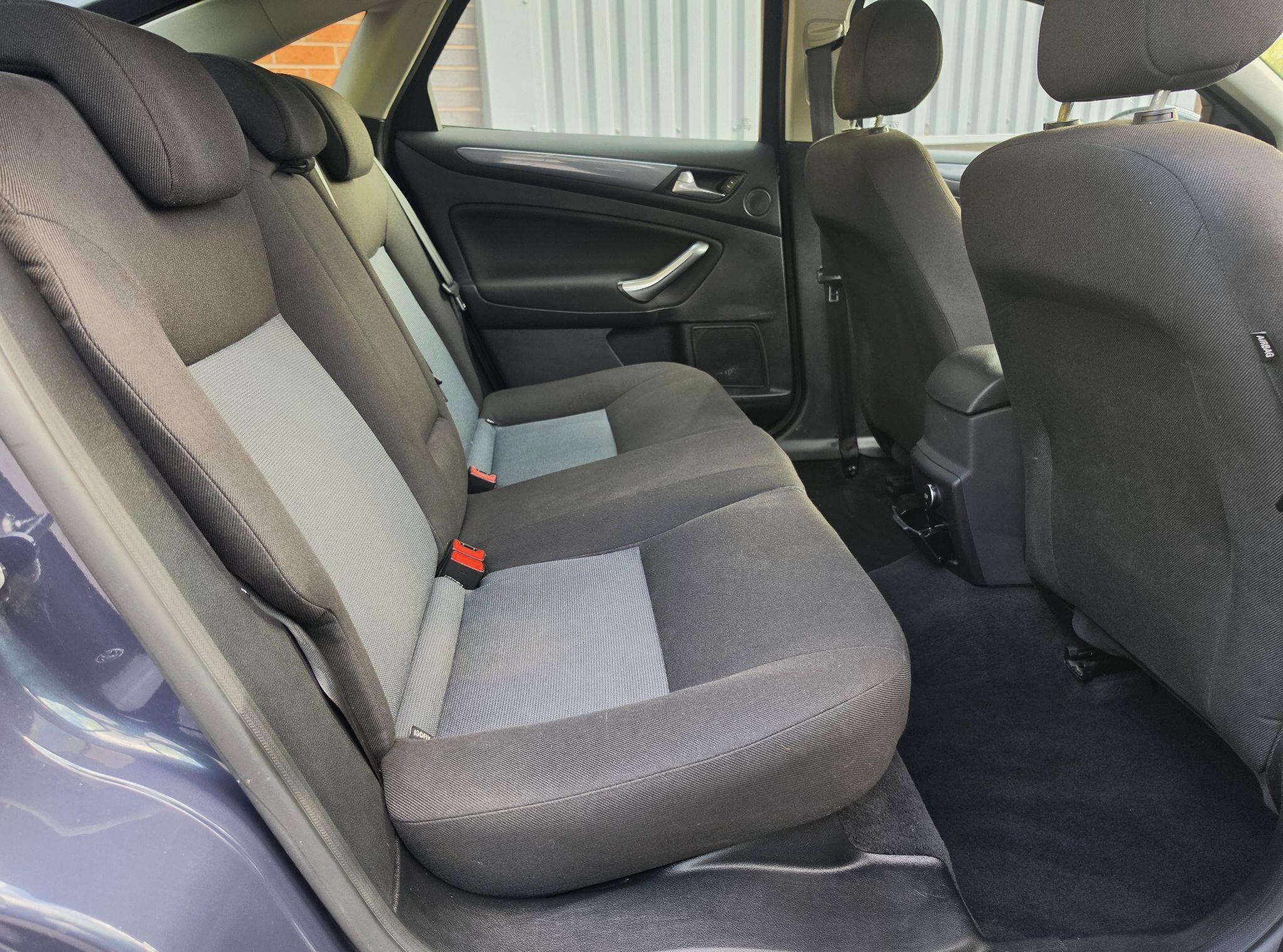 2013 Ford Mondeo 1.6 TDCi ECOnetic Edge Euro 5 (s/s) 5dr