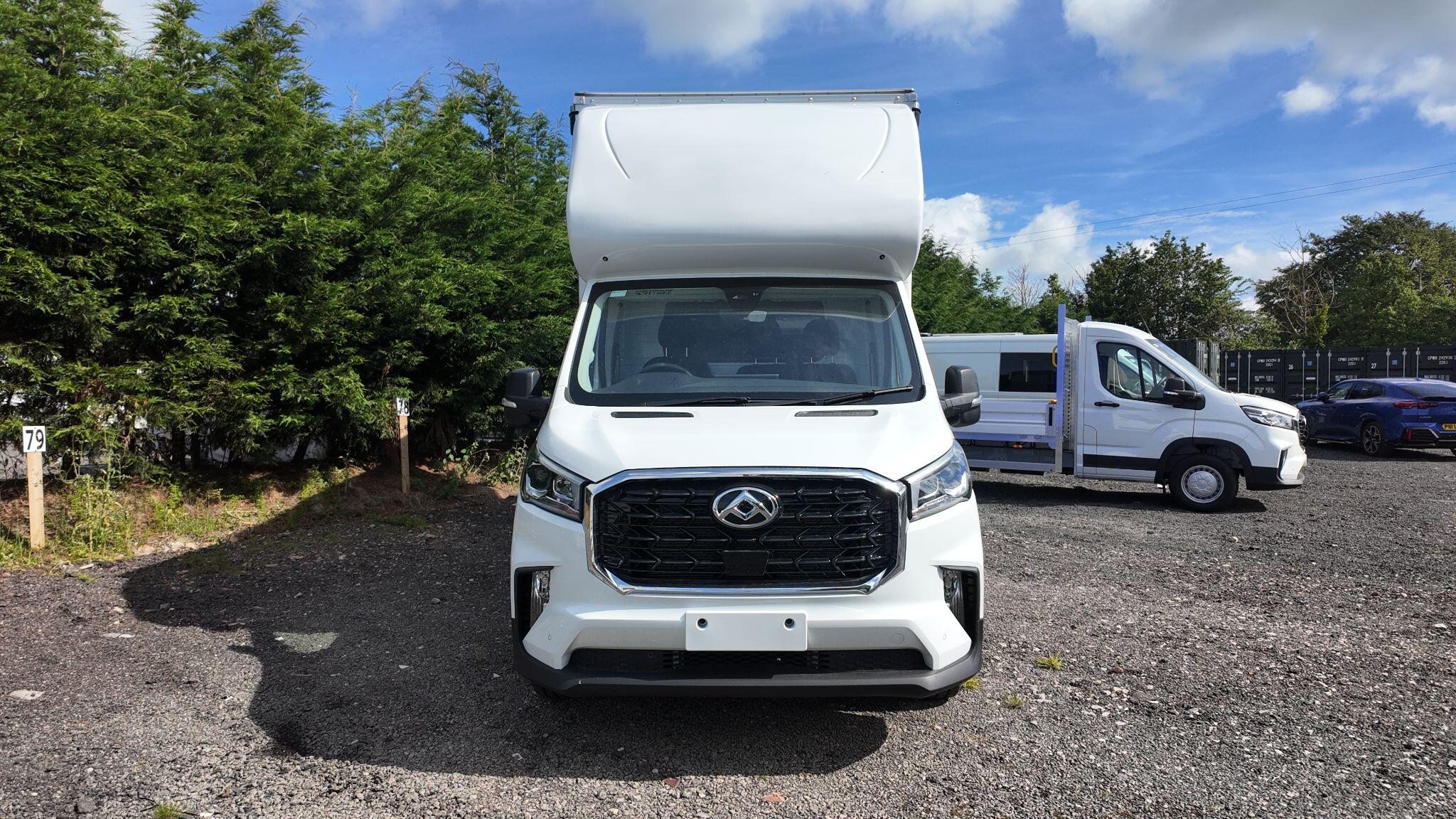 MAXUS Deliver 9 2.0l 150ps L3 Diesel RWD 4.15m Curtain