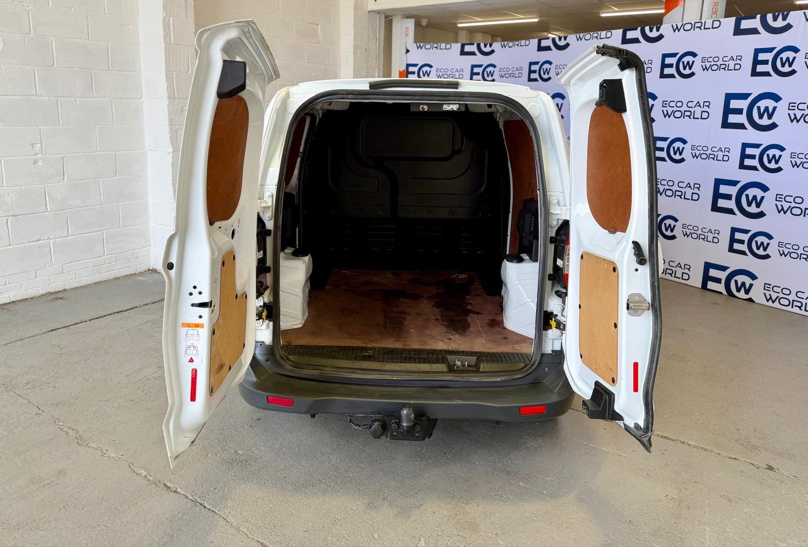Ford Transit Courier - photo 17