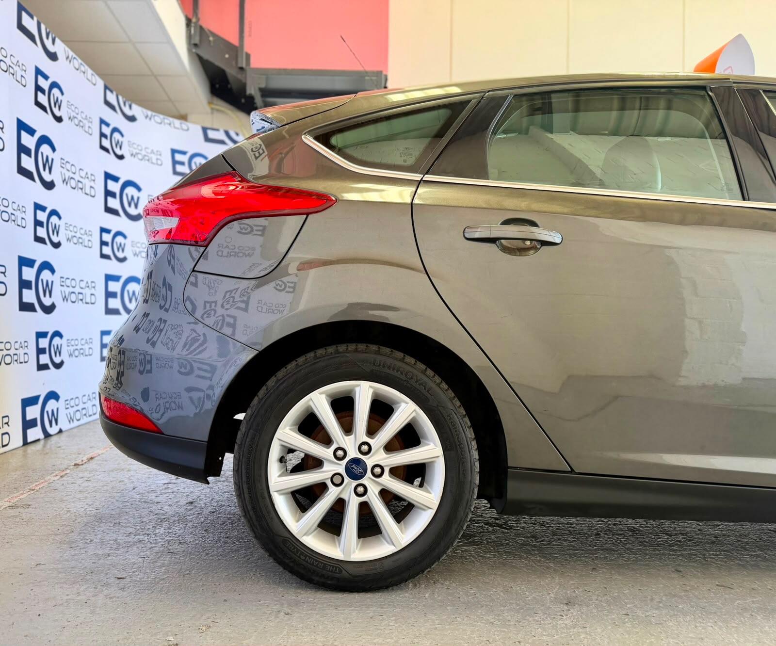 Ford Focus - photo 16