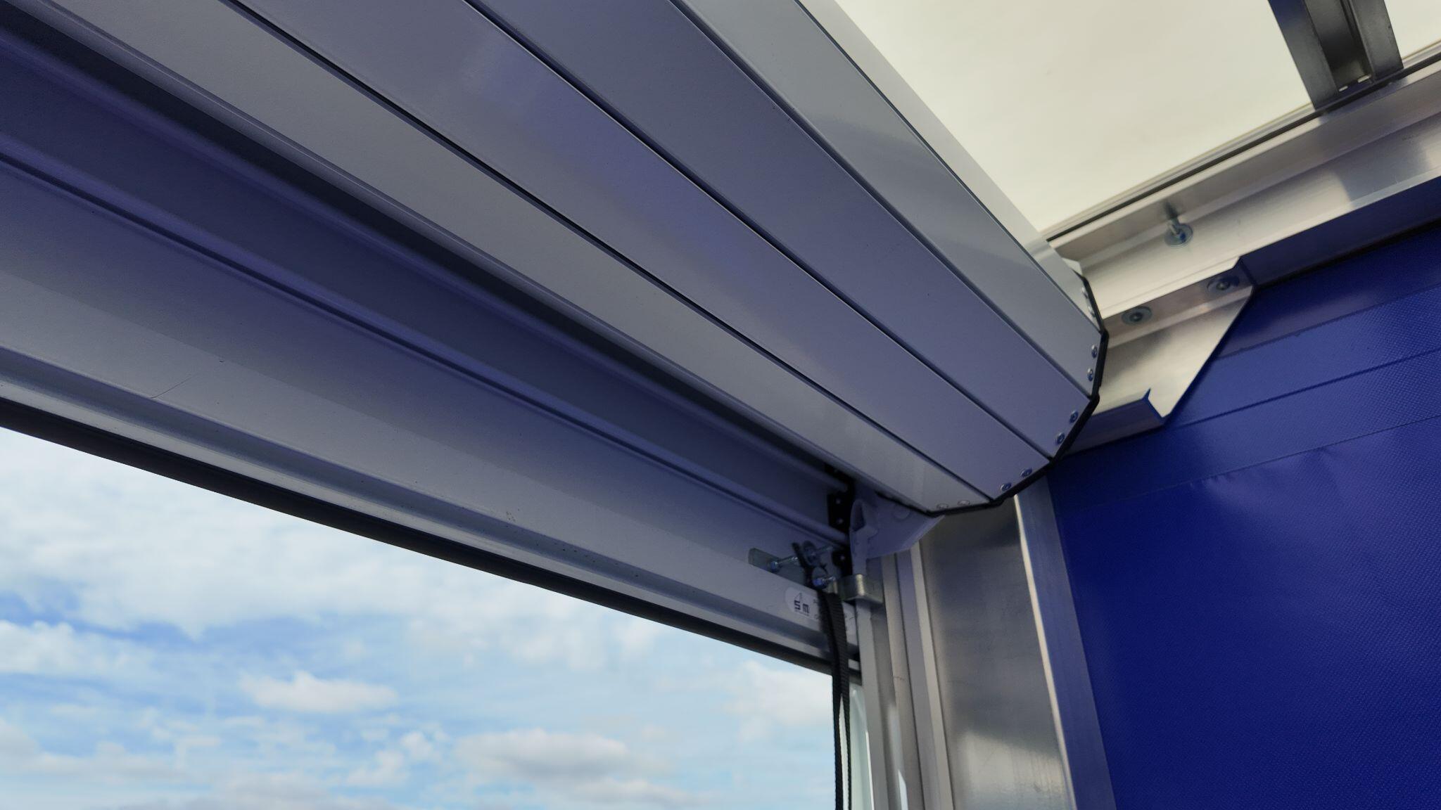 MAXUS Deliver 9 2.0l 150ps L3 Diesel RWD 4.15m Curtain