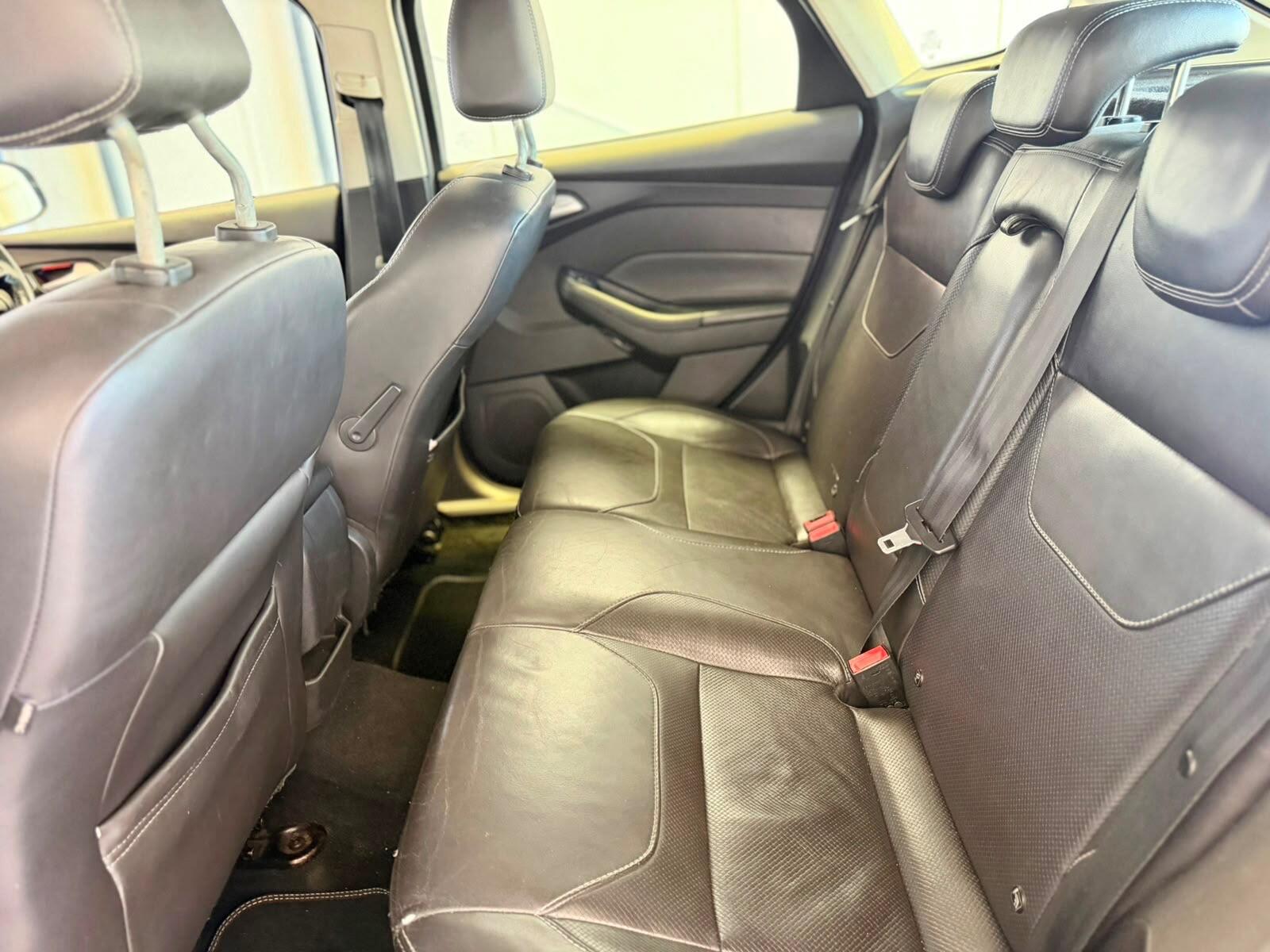 Ford Focus - photo 24