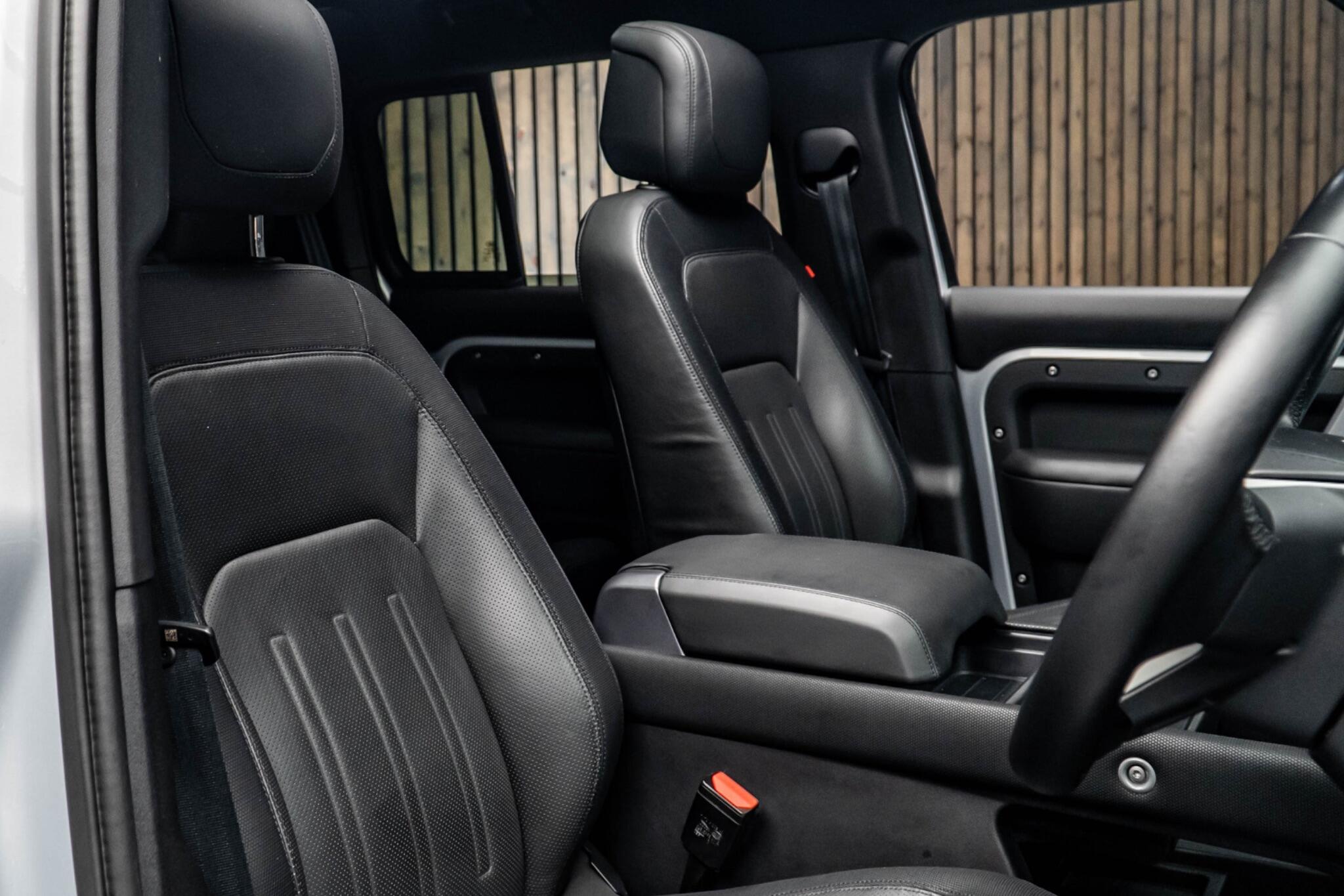 2021 LAND ROVER DEFENDER 110 3.0 D300 MHEV X-Dynamic HSE Auto 4WD Euro 6 (s/s) 5dr 2