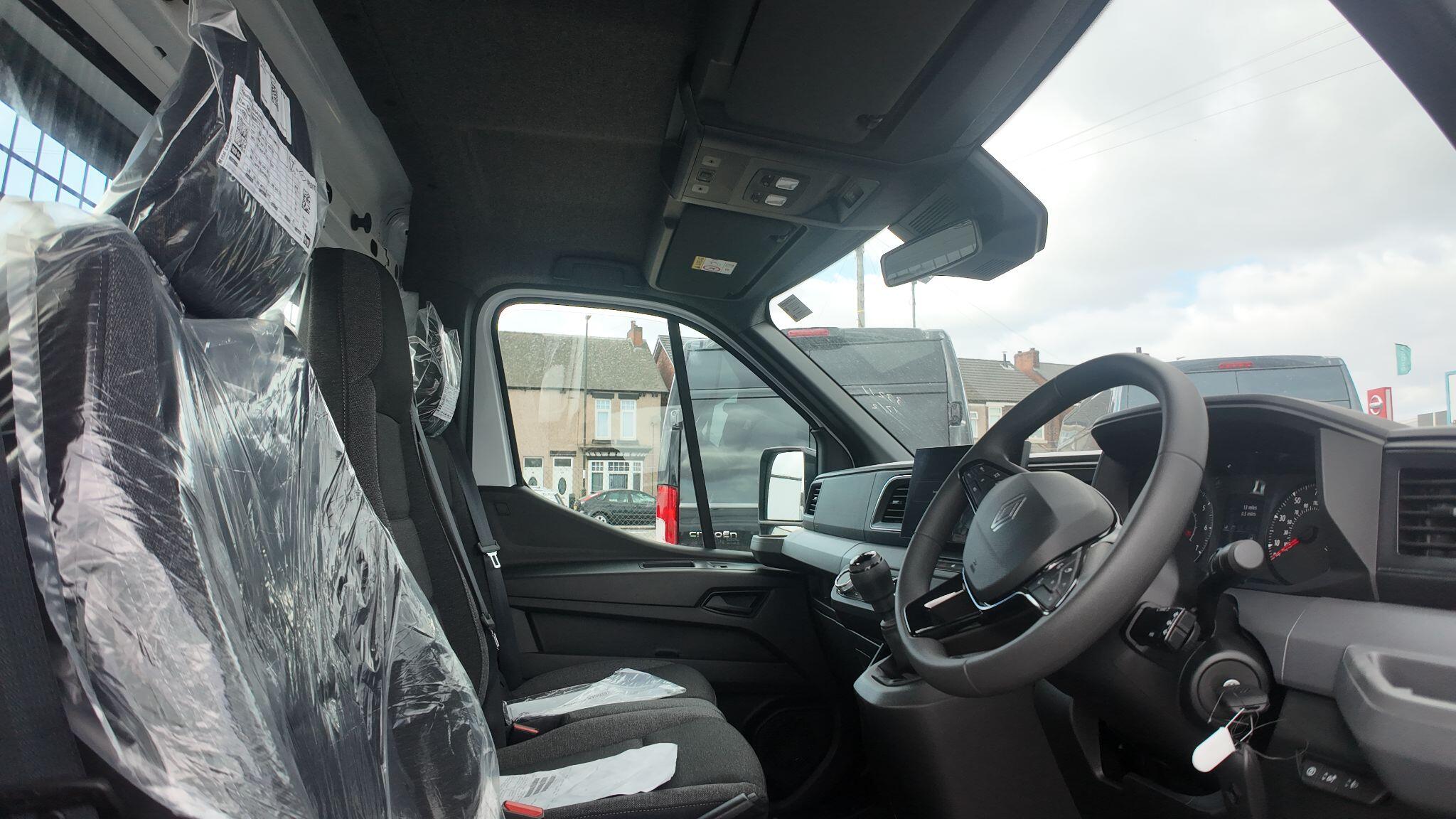 Renault Master 2.0 dCi LL35 Advance L3 H1 Euro 6 (s/s) 2dr (Rear Corner Pillars)