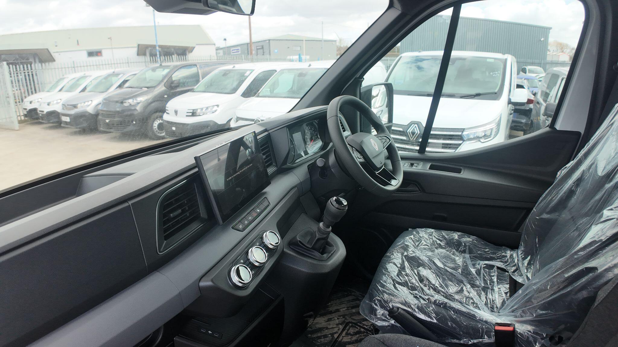 Renault Master 2.0 dCi LL35 Advance L3 H1 Euro 6 (s/s) 2dr (Rear Corner Pillars)